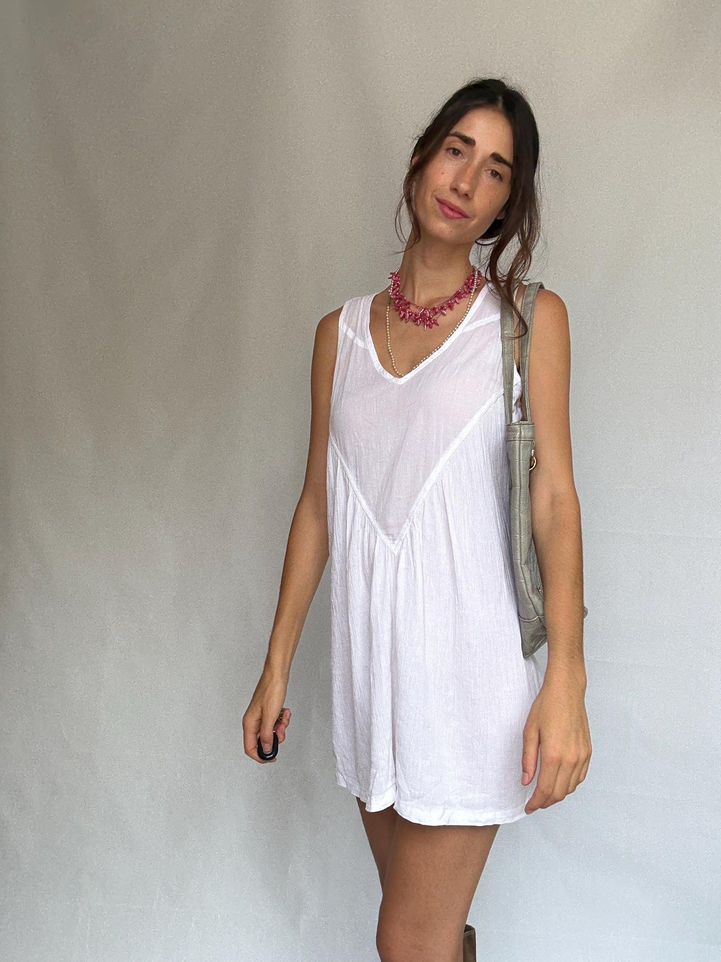 Loeds light grey leather tote bag, classic shopper silhouette, spacious interior, Spanish designer everyday school essential