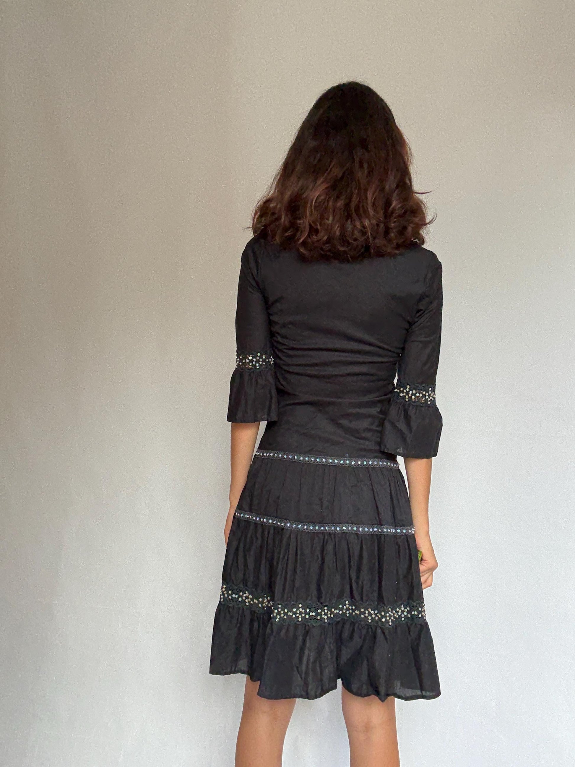 Jacobsen black dress, 100% cotton, flowing fit, side zipper, decorated with green sequins, bohemian chic Saoirse Ronan vibe, US S