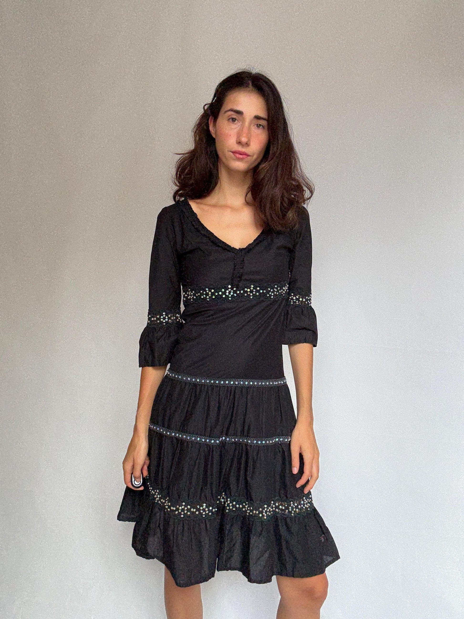 Jacobsen black dress, 100% cotton, flowing fit, side zipper, decorated with green sequins, bohemian chic Saoirse Ronan vibe, US S