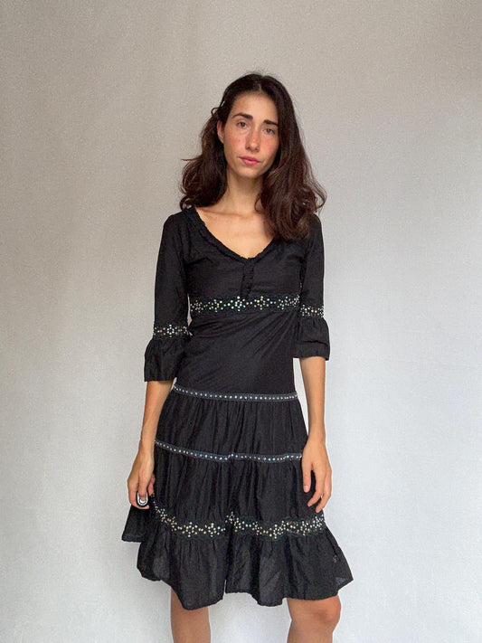 Jacobsen black dress, 100% cotton, flowing fit, side zipper, decorated with green sequins, bohemian chic Saoirse Ronan vibe, US S