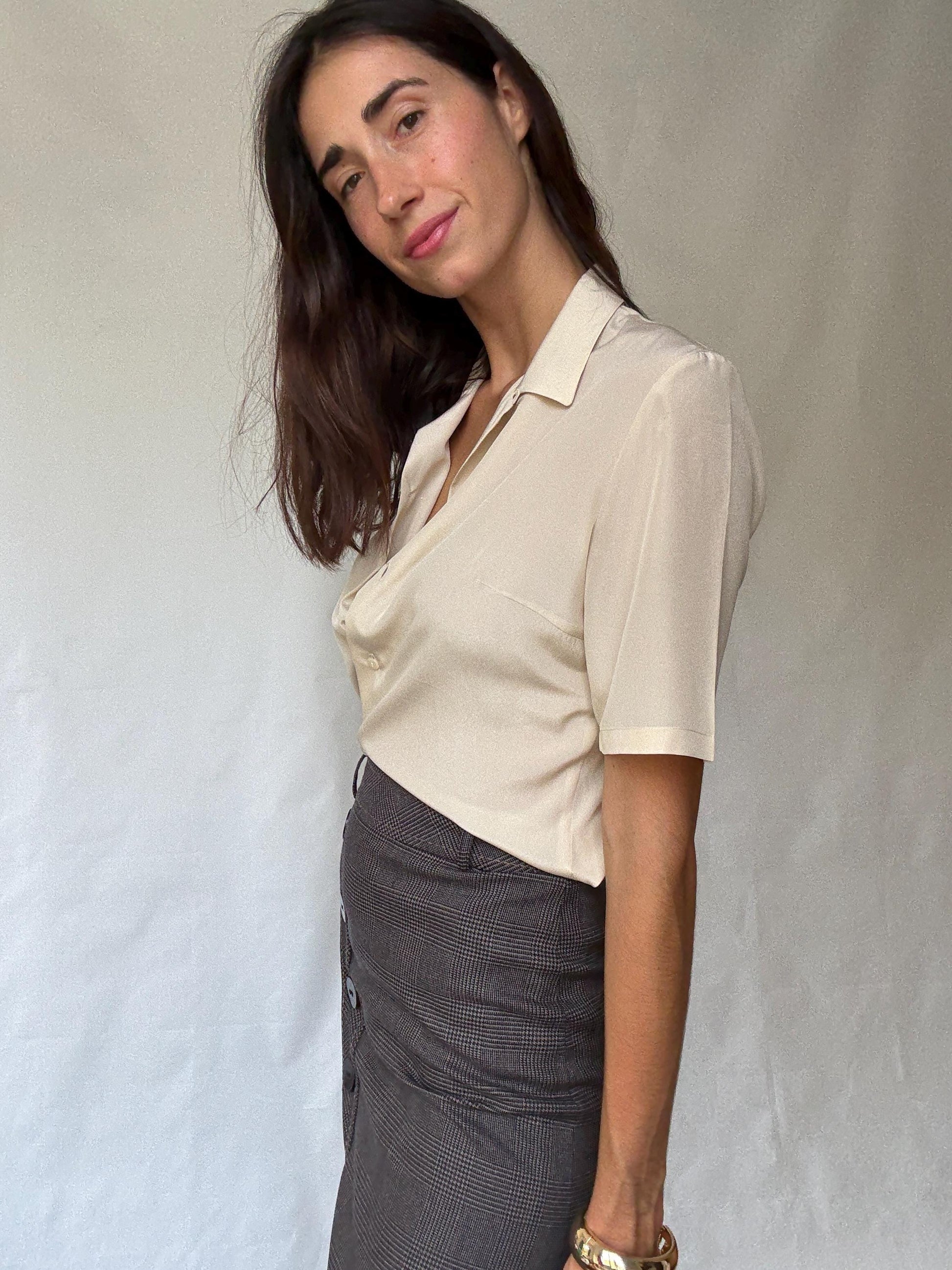 Vintage Burberry London light blouse, cotton feel, relaxed fit, button, down, minimalist classic, US L, office versatile