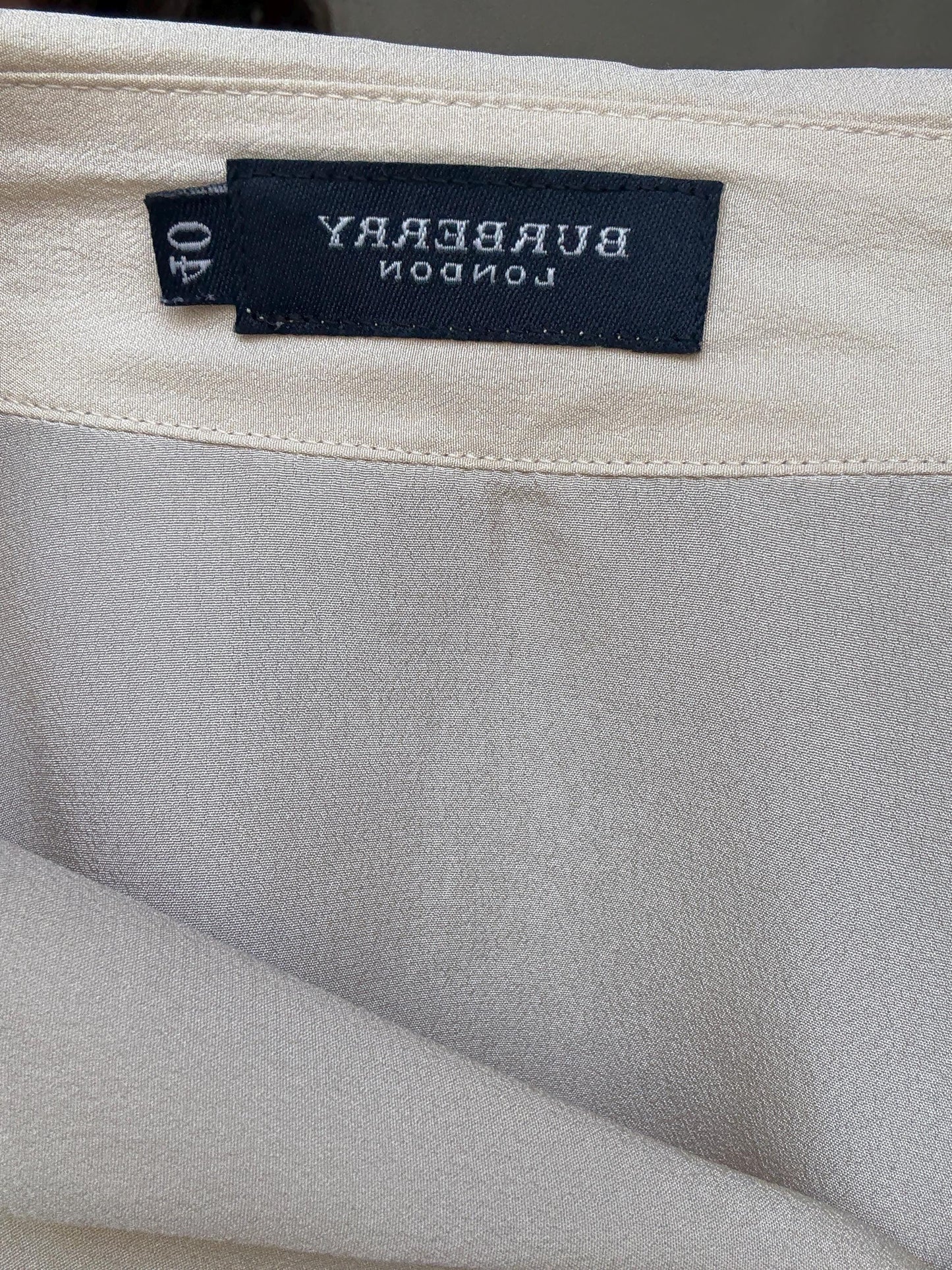 Vintage Burberry London light blouse, cotton feel, relaxed fit, button, down, minimalist classic, US L, office versatile