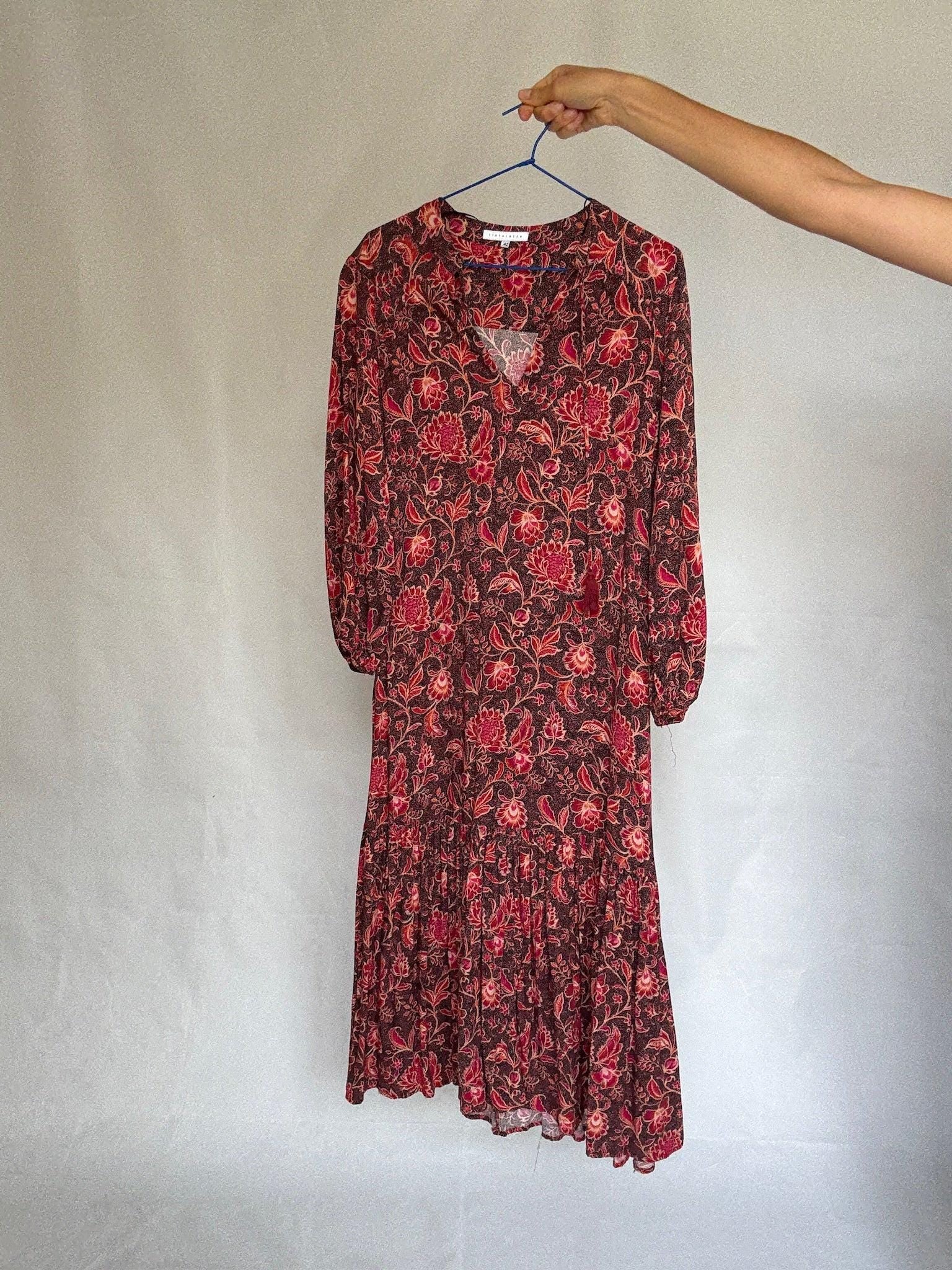 Vintage floral midi dress with tie-neck and ruffle hem US letter size M Red and pink floral print, no tag but feels like viscose
