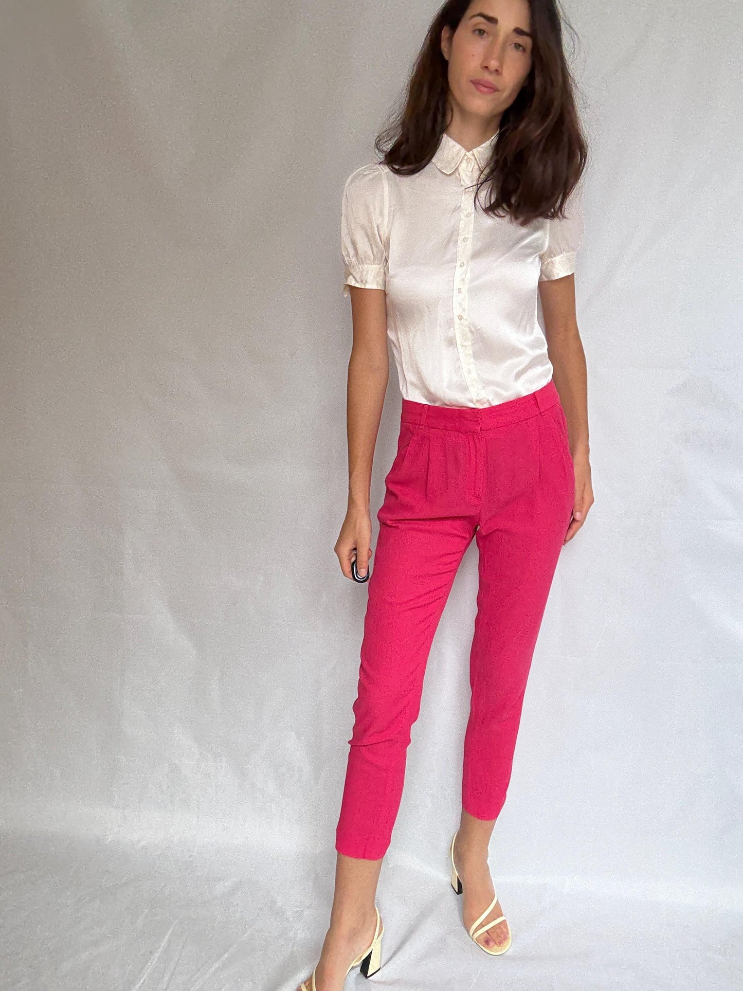 Massimo Dutti vibrant pink trousers, cotton feel, fitted silhouette, pleated front, elegant chic, US M, versatile streetwear