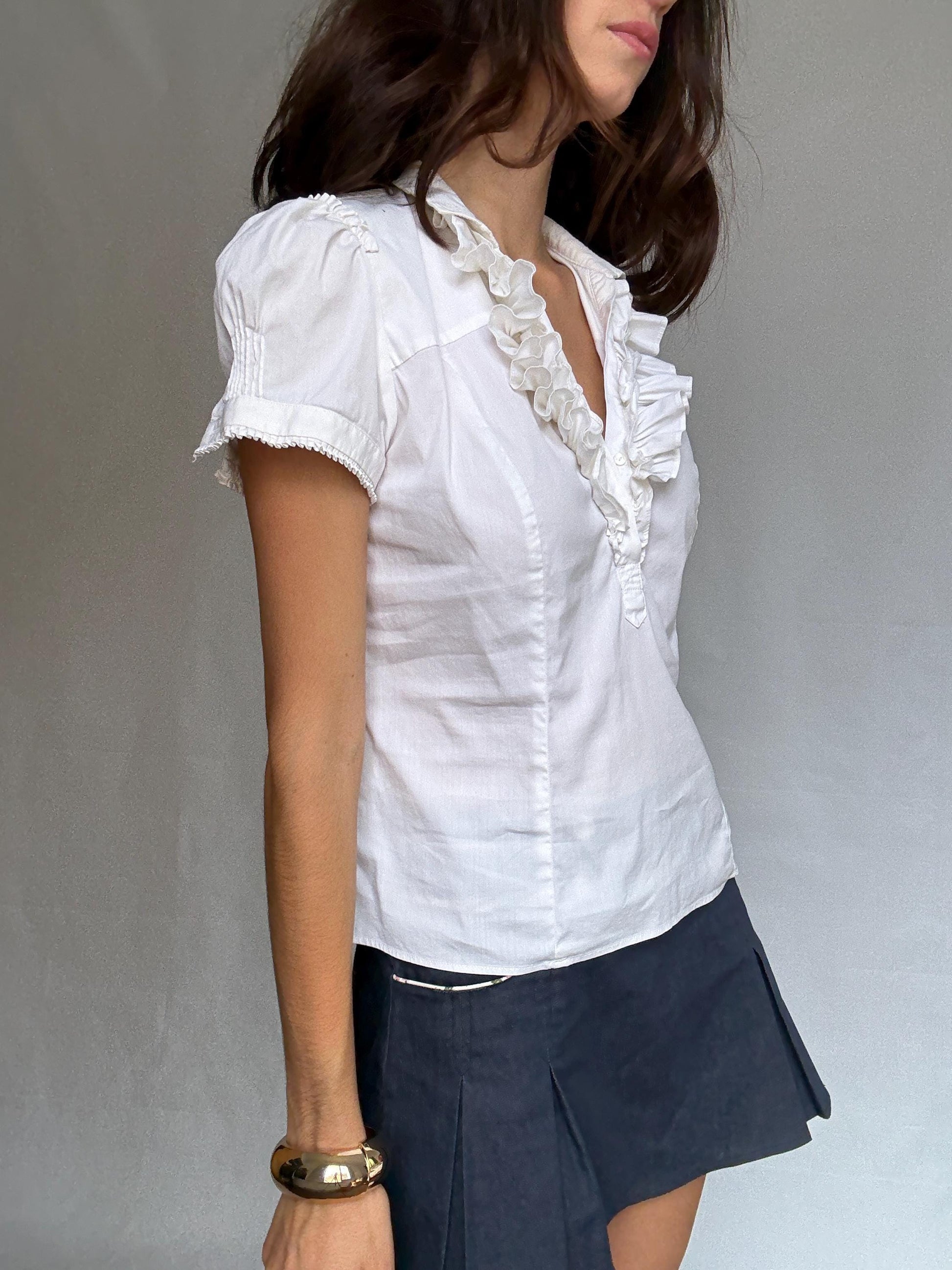 Vintage white blouse, cotton blend, fitted style, ruffle front, elegant romantic, US M, versatile day to evening