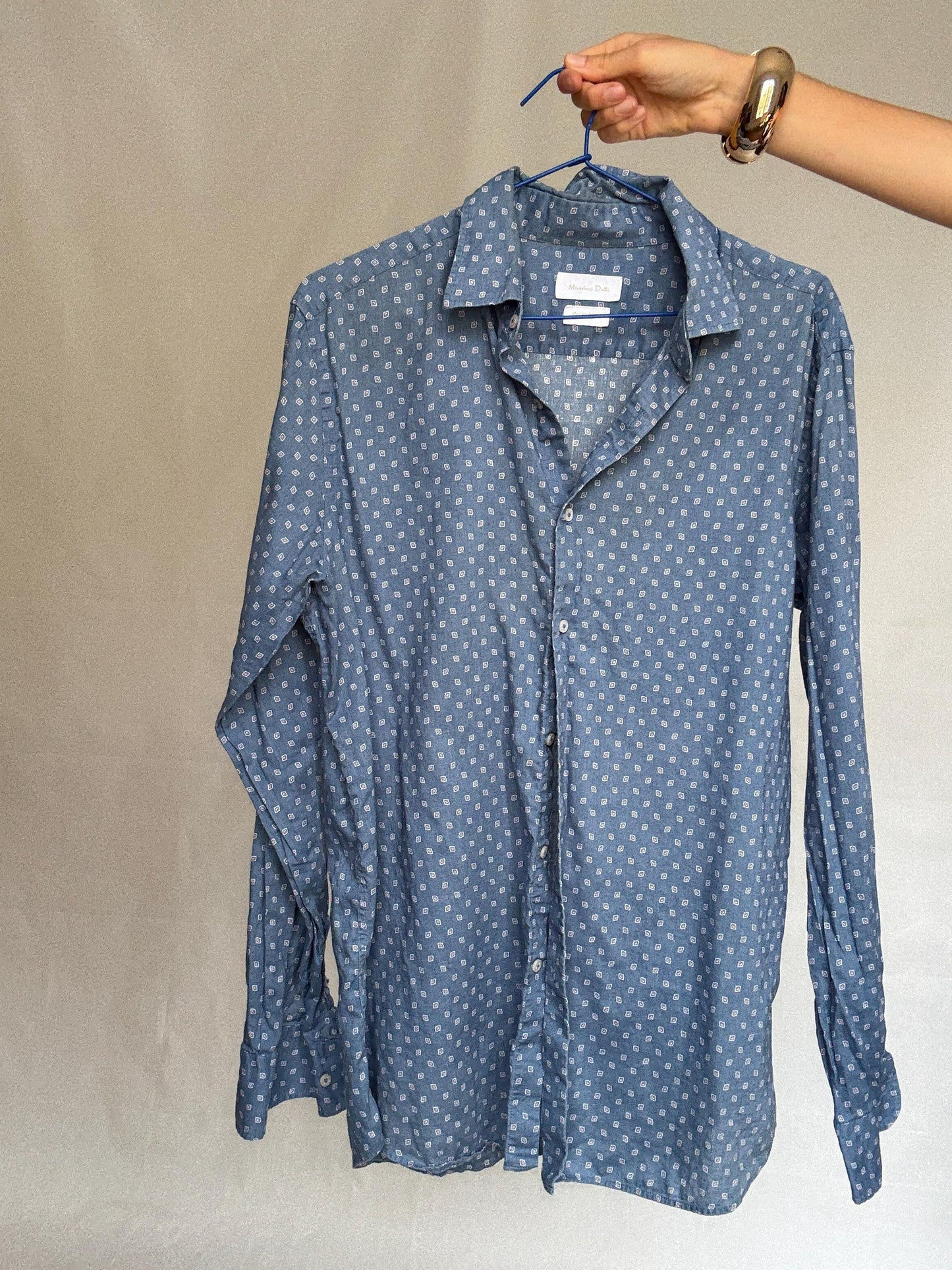 Massimo Dutti blue patterned shirt, cotton feel, classic fit, button, up front, buttoned cuffs, minimalist Zendaya, US L, office casual