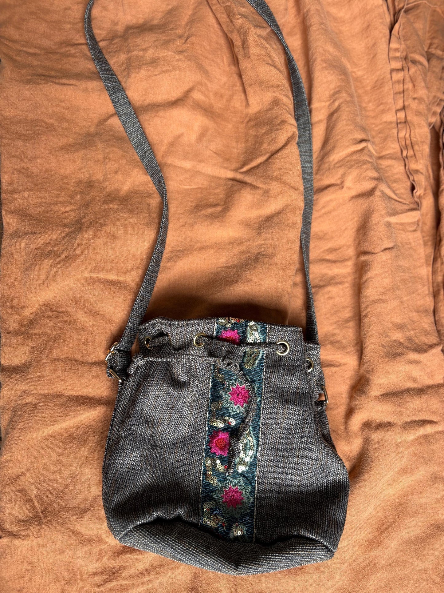 Vintage Flamenca Shoulder Bag – Crossbody with Sequin Embroidery, Boho Floral Design, 25x25 cm