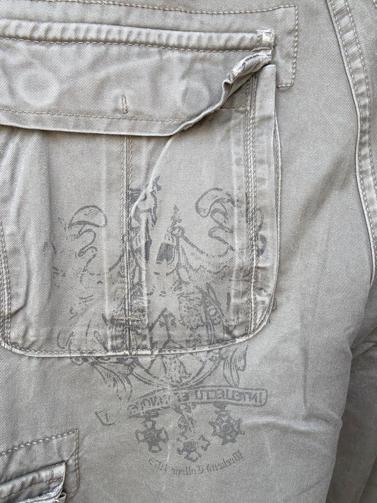 XDYE grey cargo pants, 100% cotton, relaxed fit, zipper closure, multiple pockets, casual streetwear, Kurt Cobain, US L, outdoor adventure