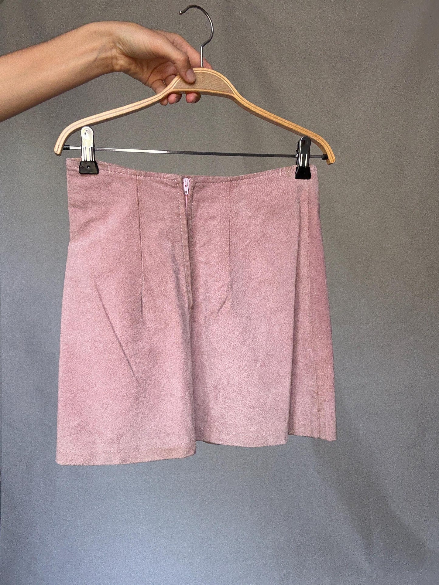 Vintage Gapelle pink suede mini skirt, Petite body frame mini skirt, genuine leather, A line fit, minimalist chic, Size US XXXS