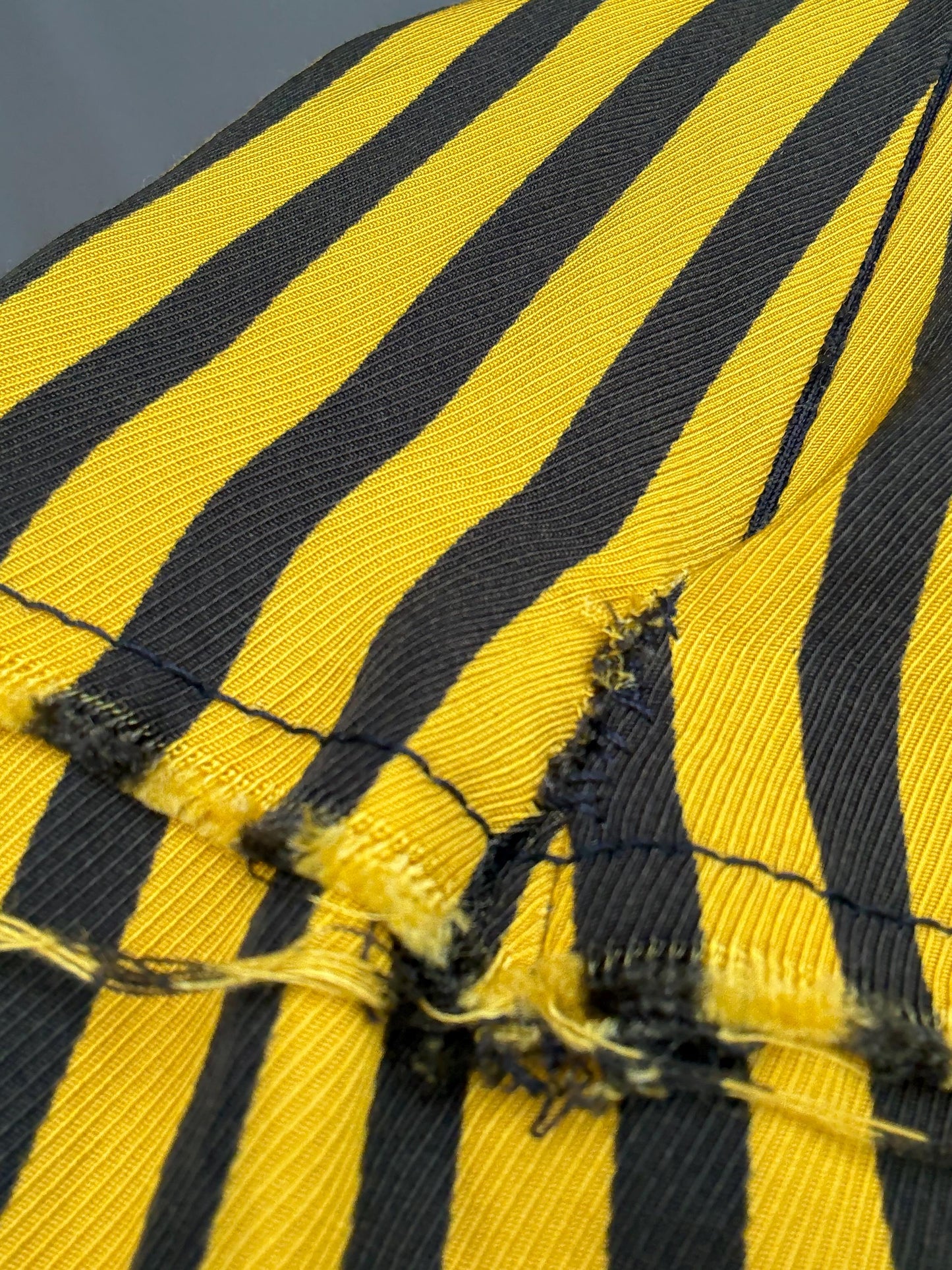Vintage playful black and yellow striped skirt, high waist fit, asymmetrical hem, retro_90s, US S, streetwear vibe