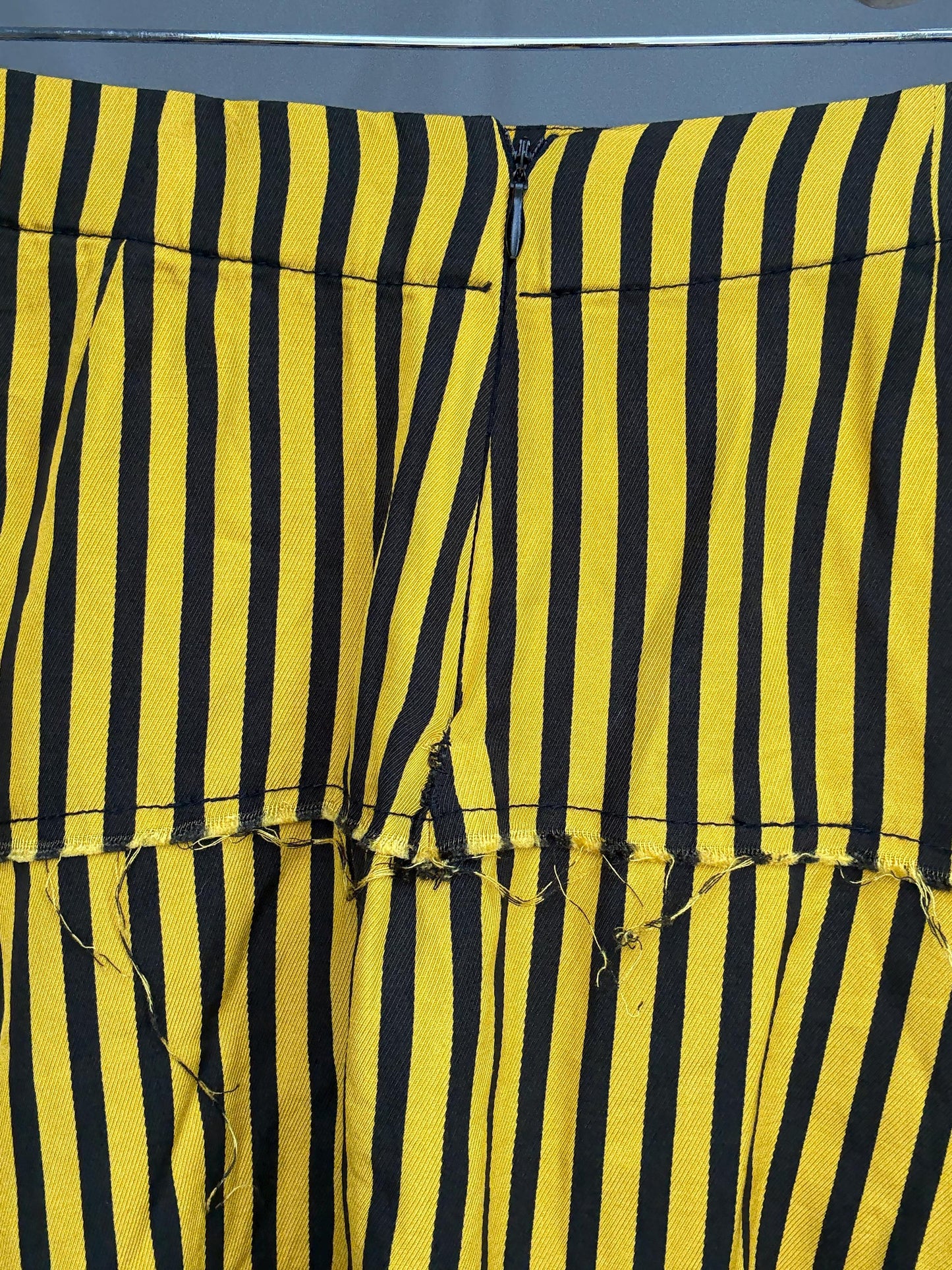Vintage playful black and yellow striped skirt, high waist fit, asymmetrical hem, retro_90s, US S, streetwear vibe
