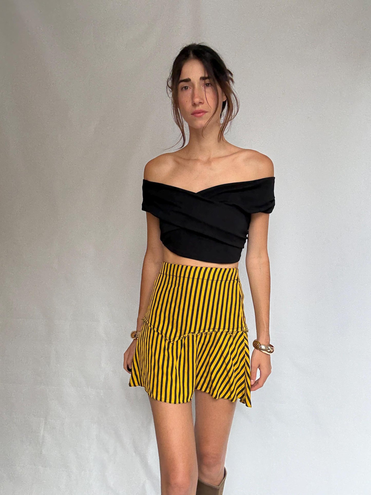 Vintage playful black and yellow striped skirt, high waist fit, asymmetrical hem, retro_90s, US S, streetwear vibe