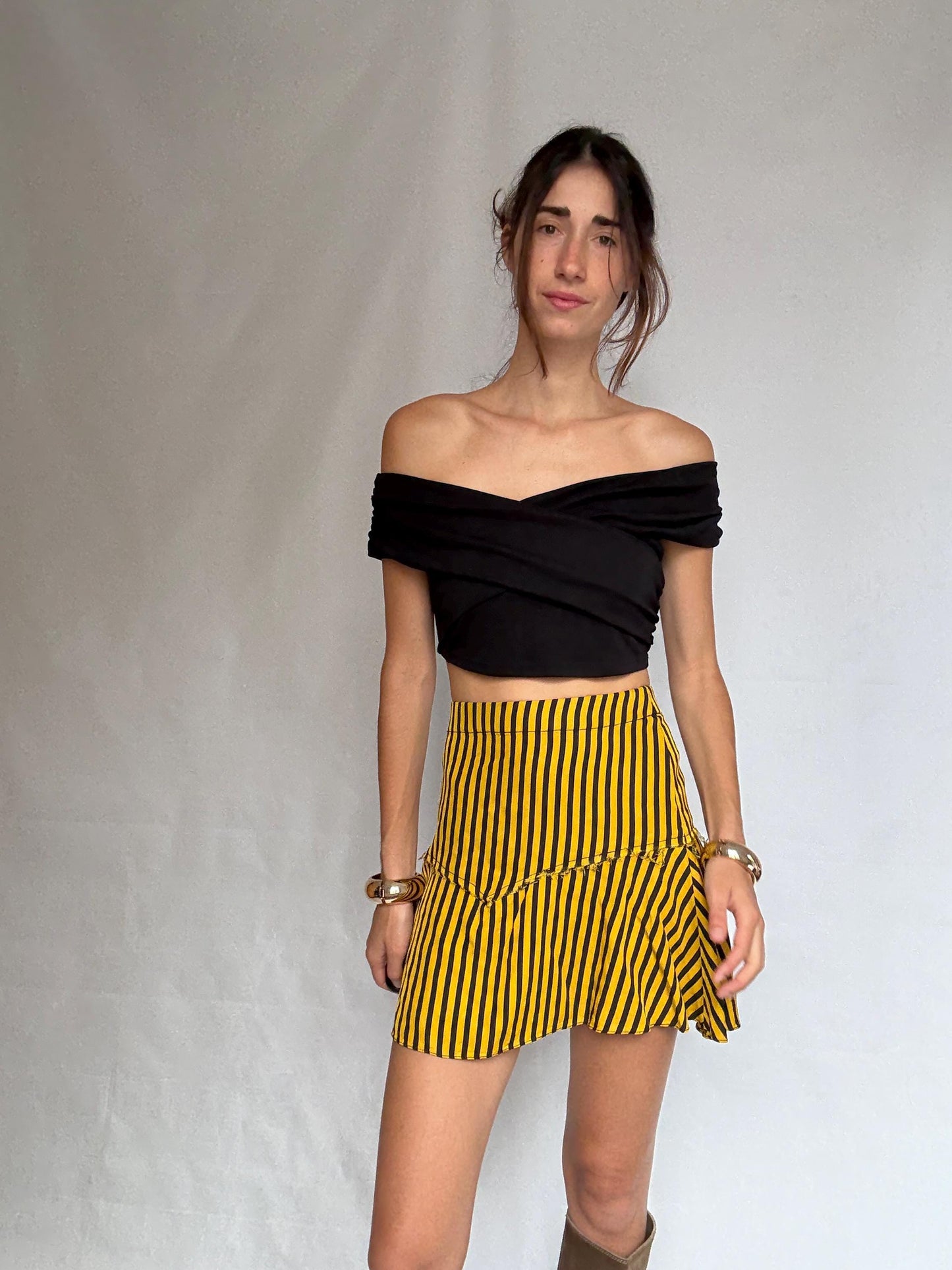 Vintage playful black and yellow striped skirt, high waist fit, asymmetrical hem, retro_90s, US S, streetwear vibe