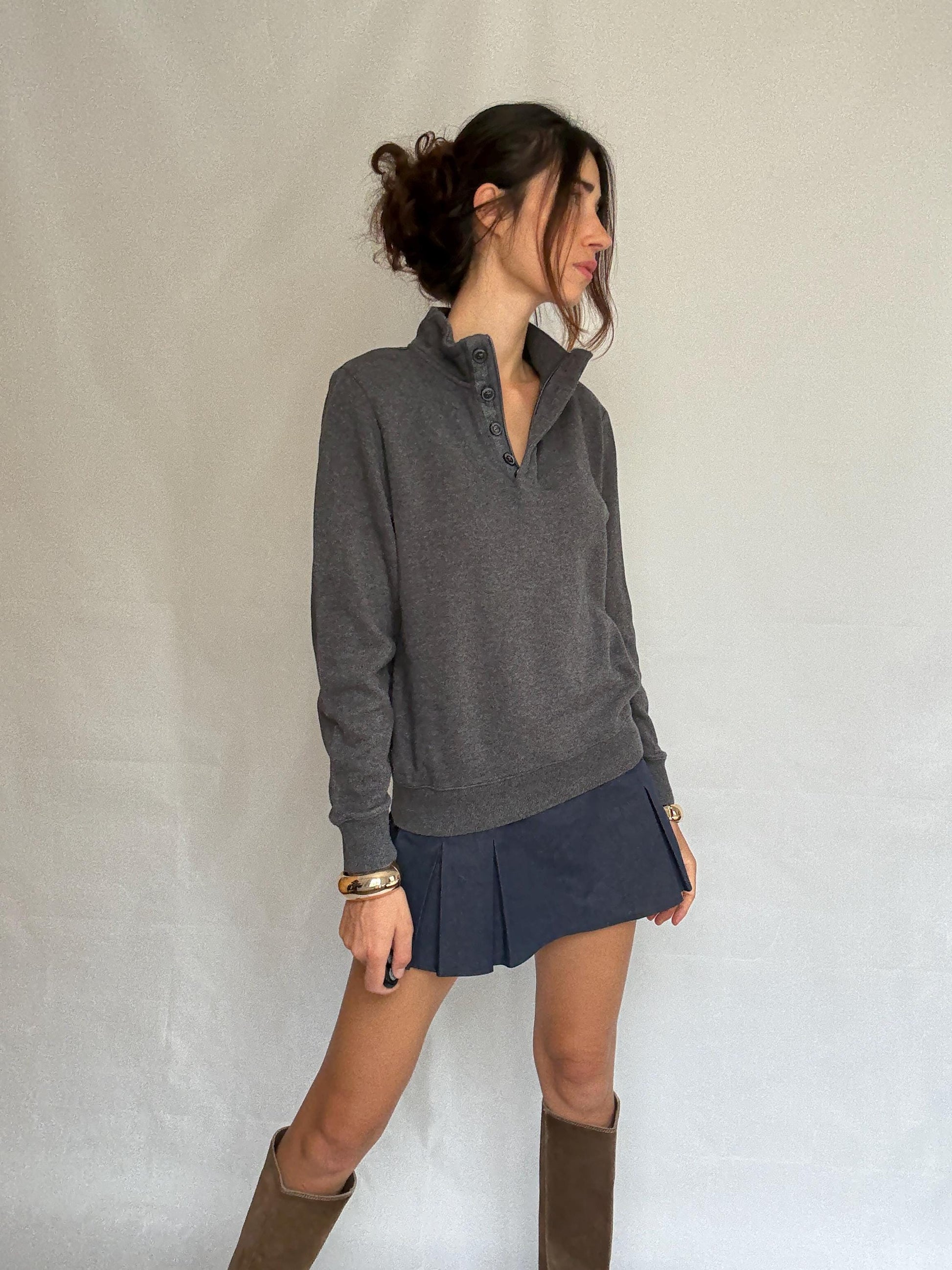 Dark gray McGregor pullover sweatshirt, cotton, classic fit, high button, up collar, ribbed cuffs and hem, casual, US M, streetwear