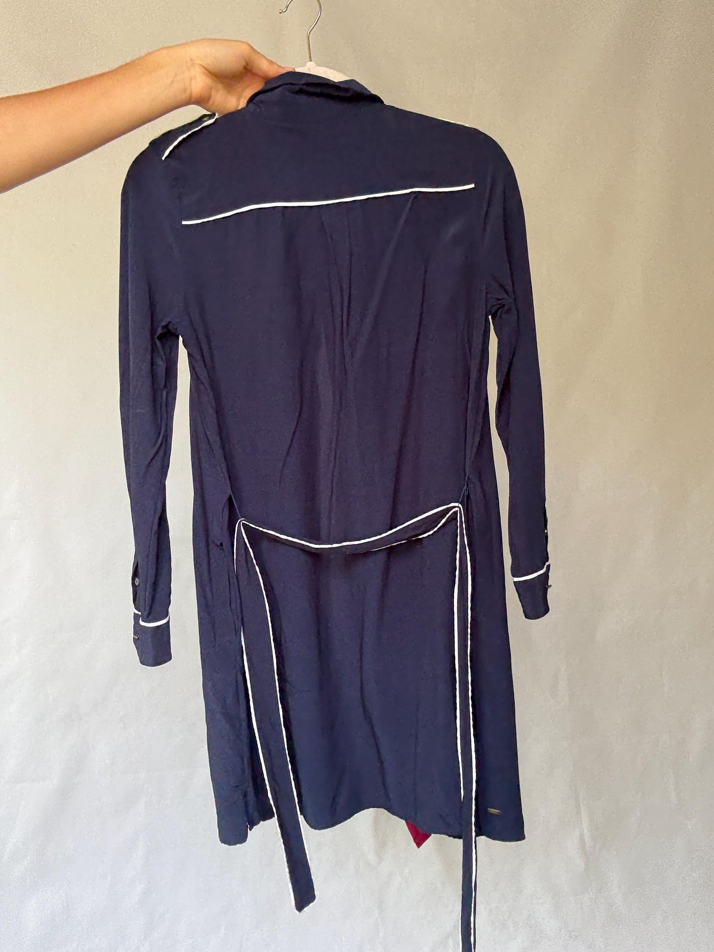 Tommy Hilfiger navy dress, viscose feel, wrap style, contrast white piping, preppy Carolyn bessette, kennedy vibe, US S, office smart casual