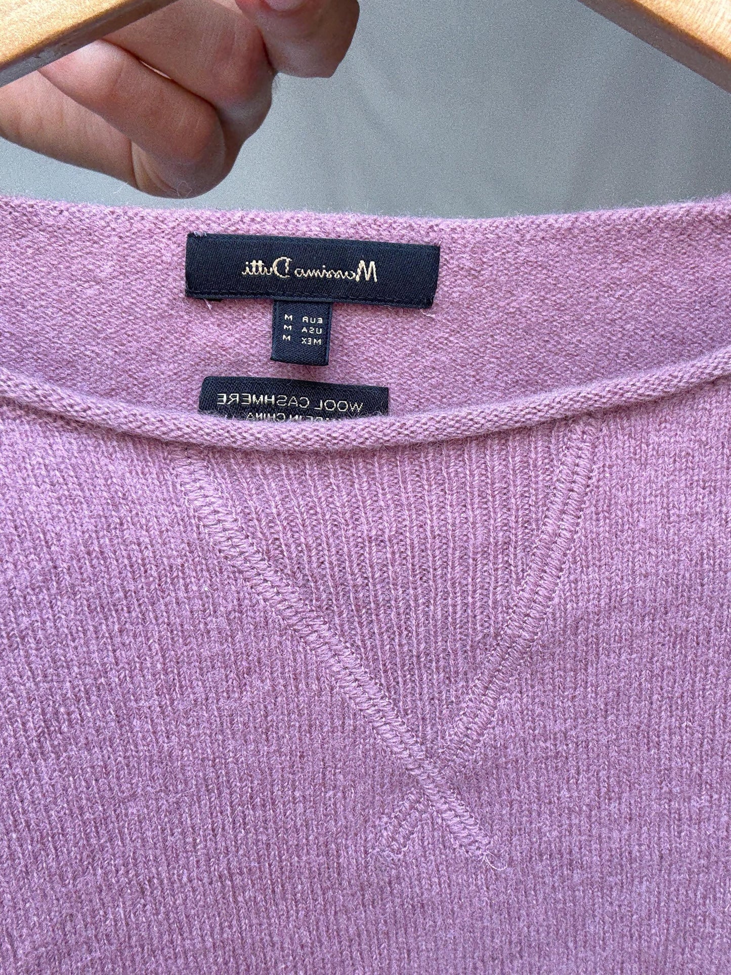 Massimo Dutti dusty pink jumper, wool cashmere blend feel, relaxed fit, ribbed cuffs and hem, minimalist chic, Size M, everyday comfort