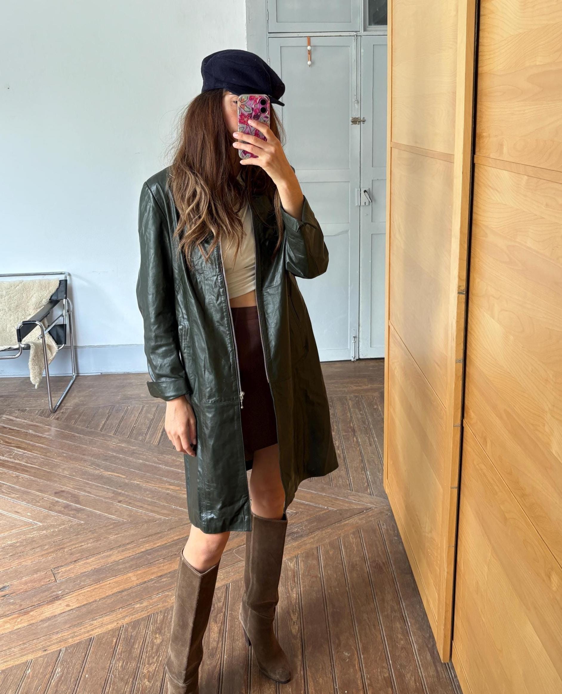 Vintage navy blue beret, wool cashmere blend, minimalist chic, Size 56, versatile accessory, peaky blinders aesthetic hat