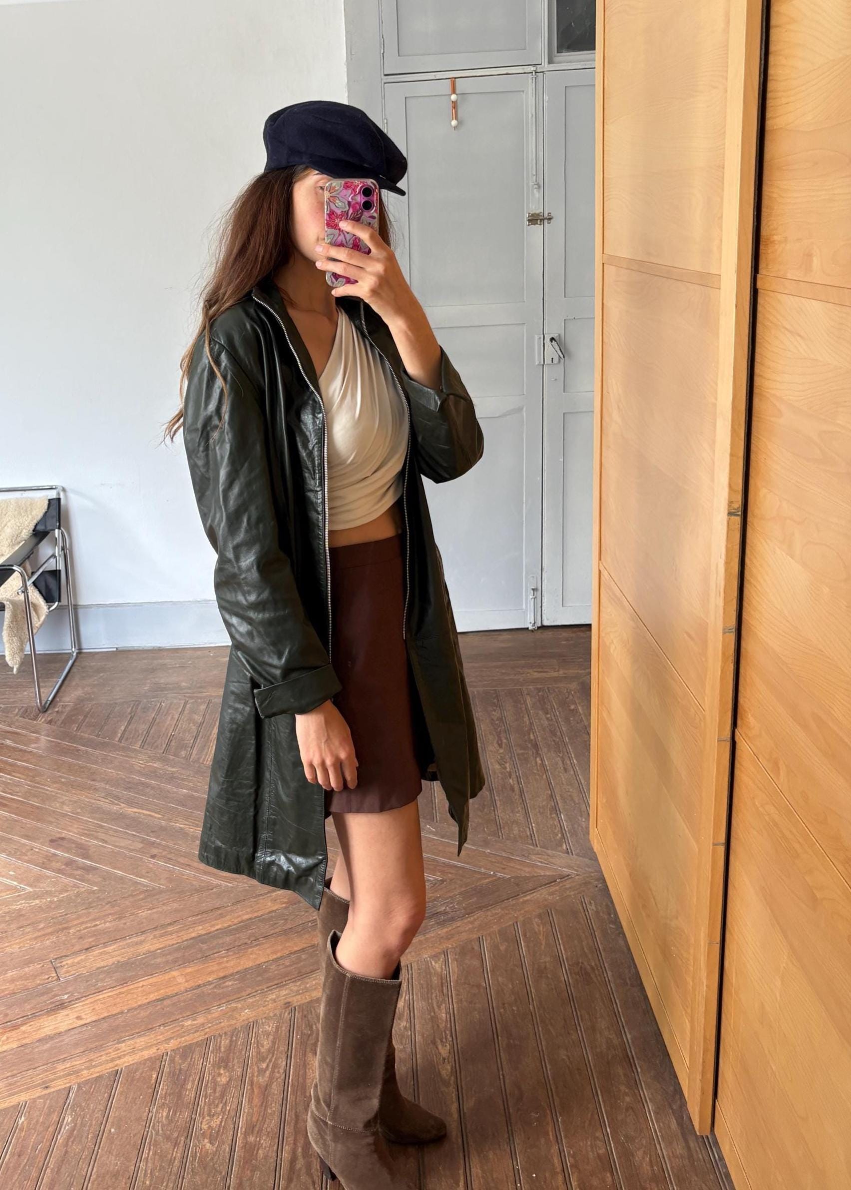 Vintage navy blue beret, wool cashmere blend, minimalist chic, Size 56, versatile accessory, peaky blinders aesthetic hat