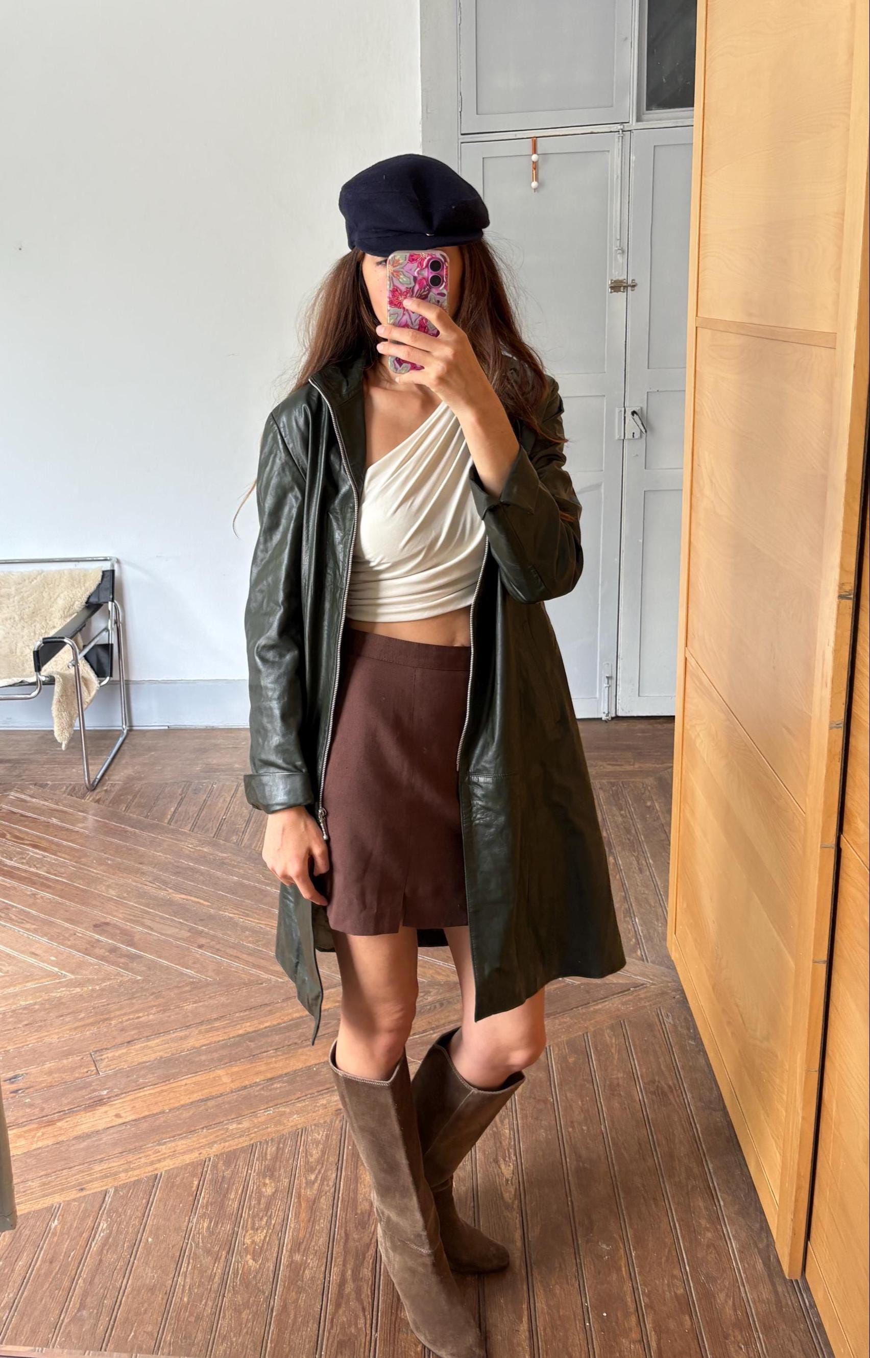 Vintage navy blue beret, wool cashmere blend, minimalist chic, Size 56, versatile accessory, peaky blinders aesthetic hat