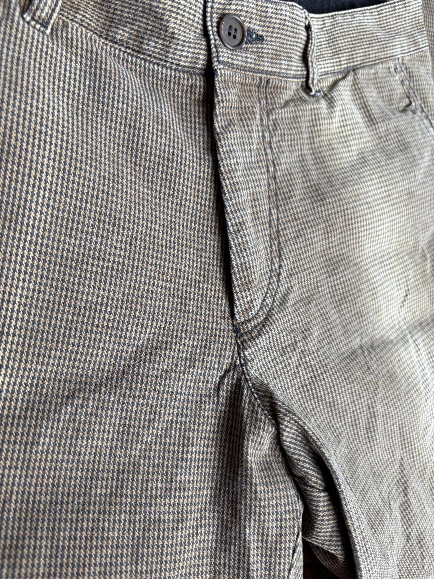 Drykorn brown houndstooth trousers, cotton blend, straight fit, button and zip fly, side pockets and belt loops, casual retro 90s, US XL