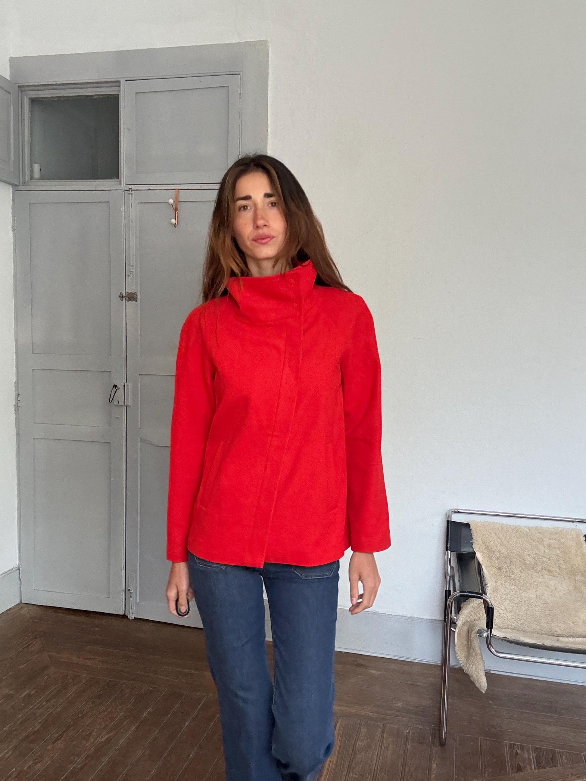 Vintage Benetton red wool coat – bright statement outerwear, size EU 38/FR 38/US 6, high collar, minimalist zip, 2000s style