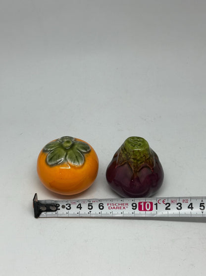 Vintage Persimmon Eggplant Ceramic Shakers — fabric close-up