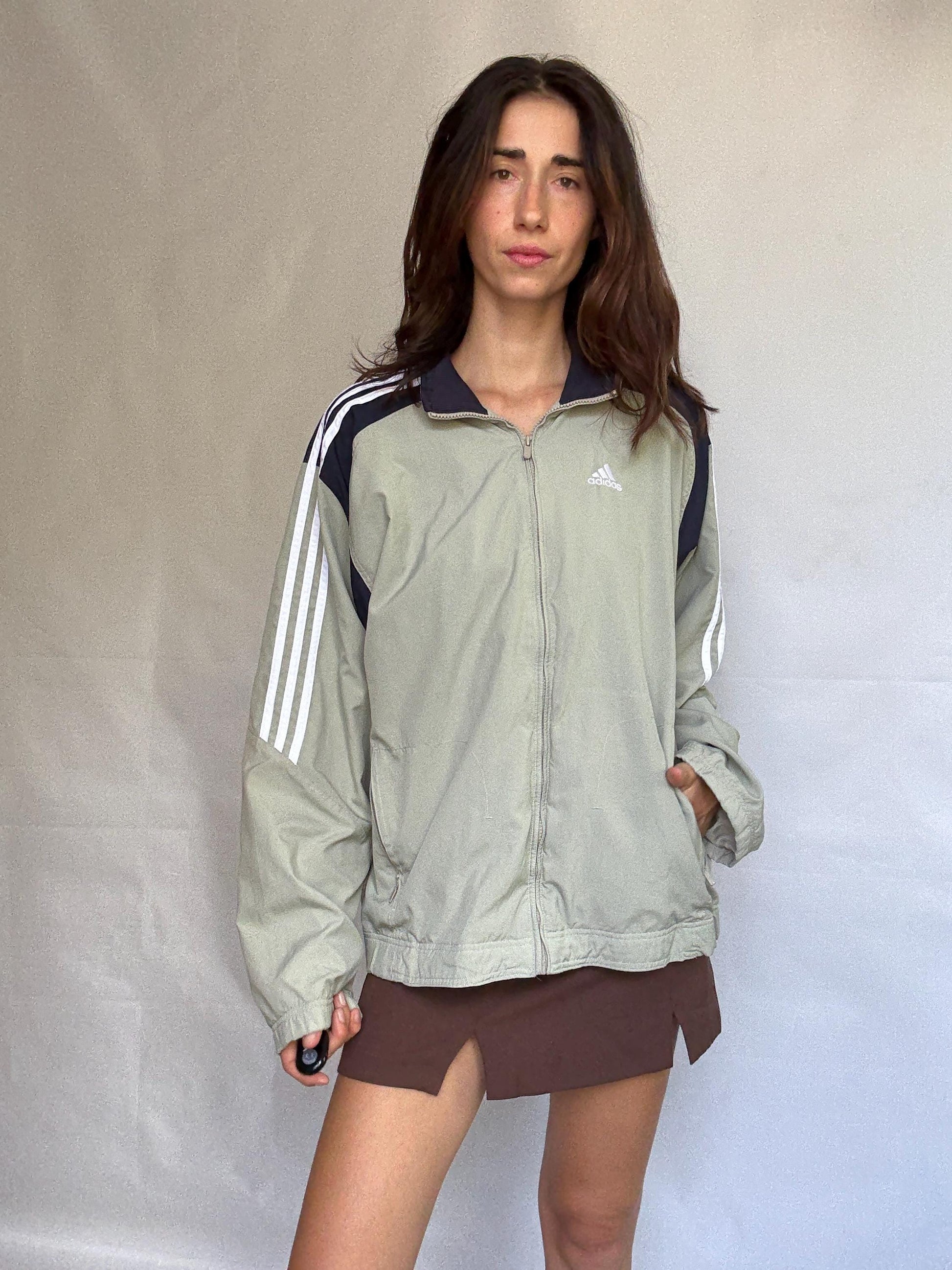 Adidas jacket, relaxed fit, zipper closure, sporty style, US XL, streetwear casual