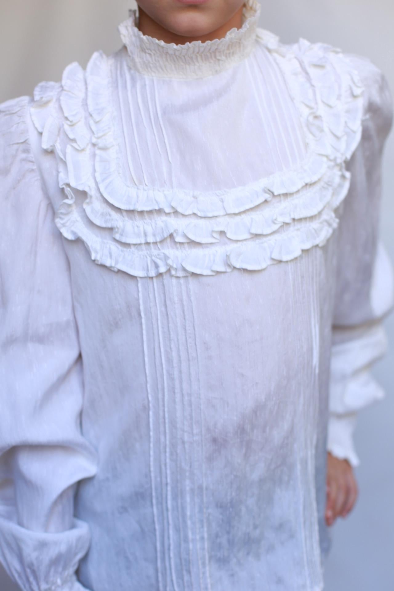 Antique white blouse, high ruffled collar, long sleeves, zipper closure, intricate ruffle detailing, cottagecore romantic, EU 152, US 11 kid