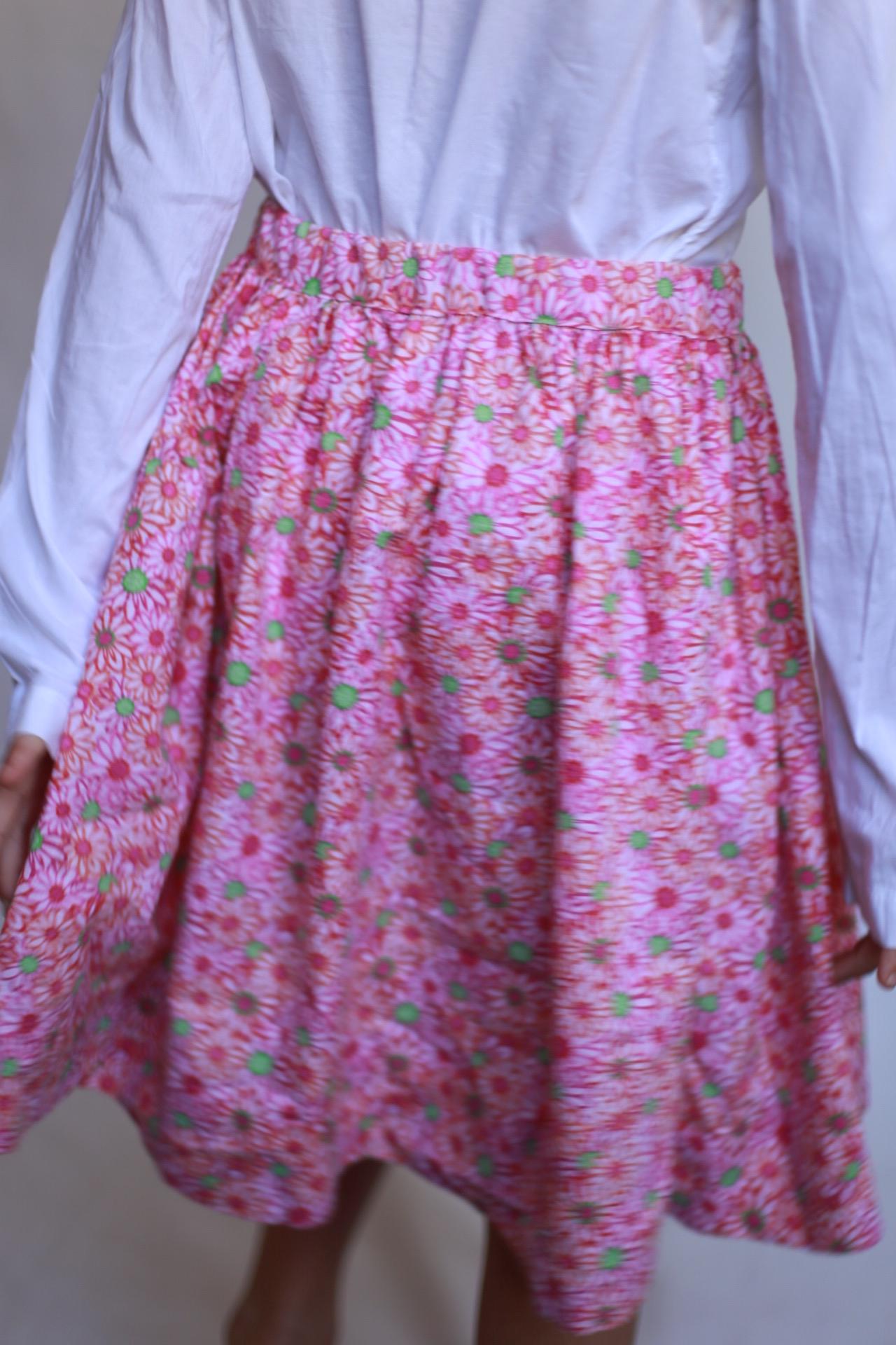Simonetta Vintage pink floral skirt, playful spring summer wear, Colourful cottagecore aesthetic, Elle Fanning, casual daywear, EU 110