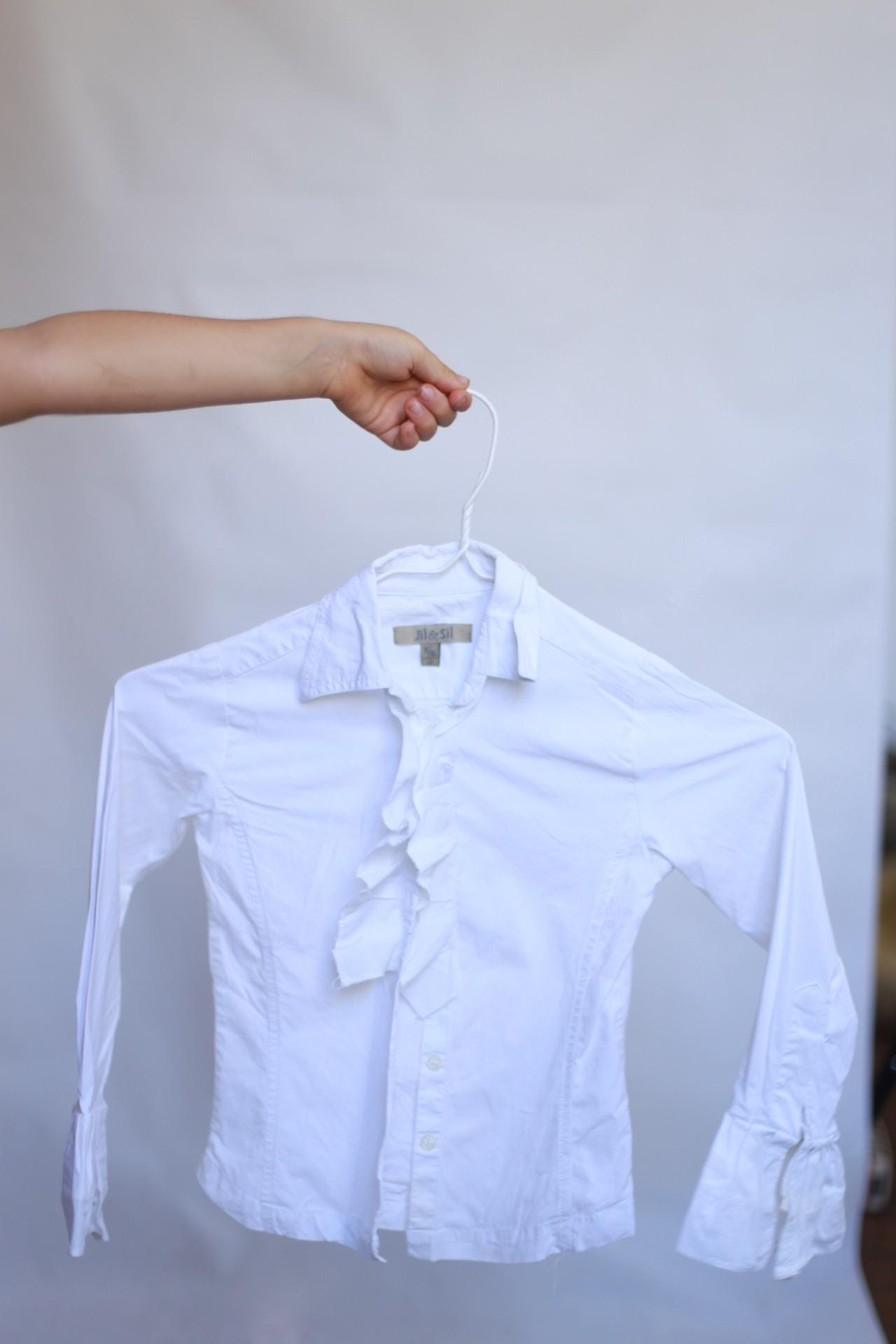 Jil and Sil white shirt, cotton blend, straight fit, button front with ruffles, flared cuffs, elegant touch, US 4, formal occasions, EU 94