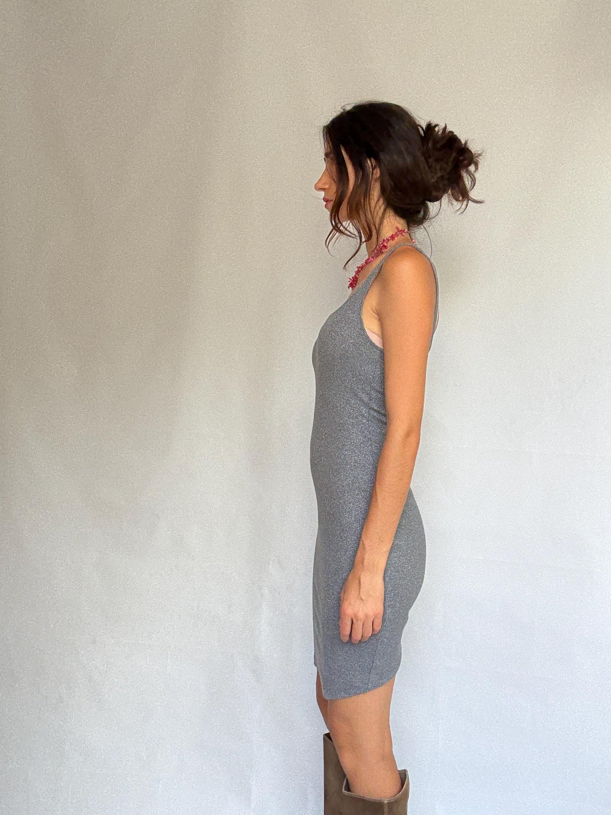 Dark gray sleeveless dress, metallic feel, form, fitting silhouette, round neckline, sparkly knit texture, y2k vibe, US XS, party evening