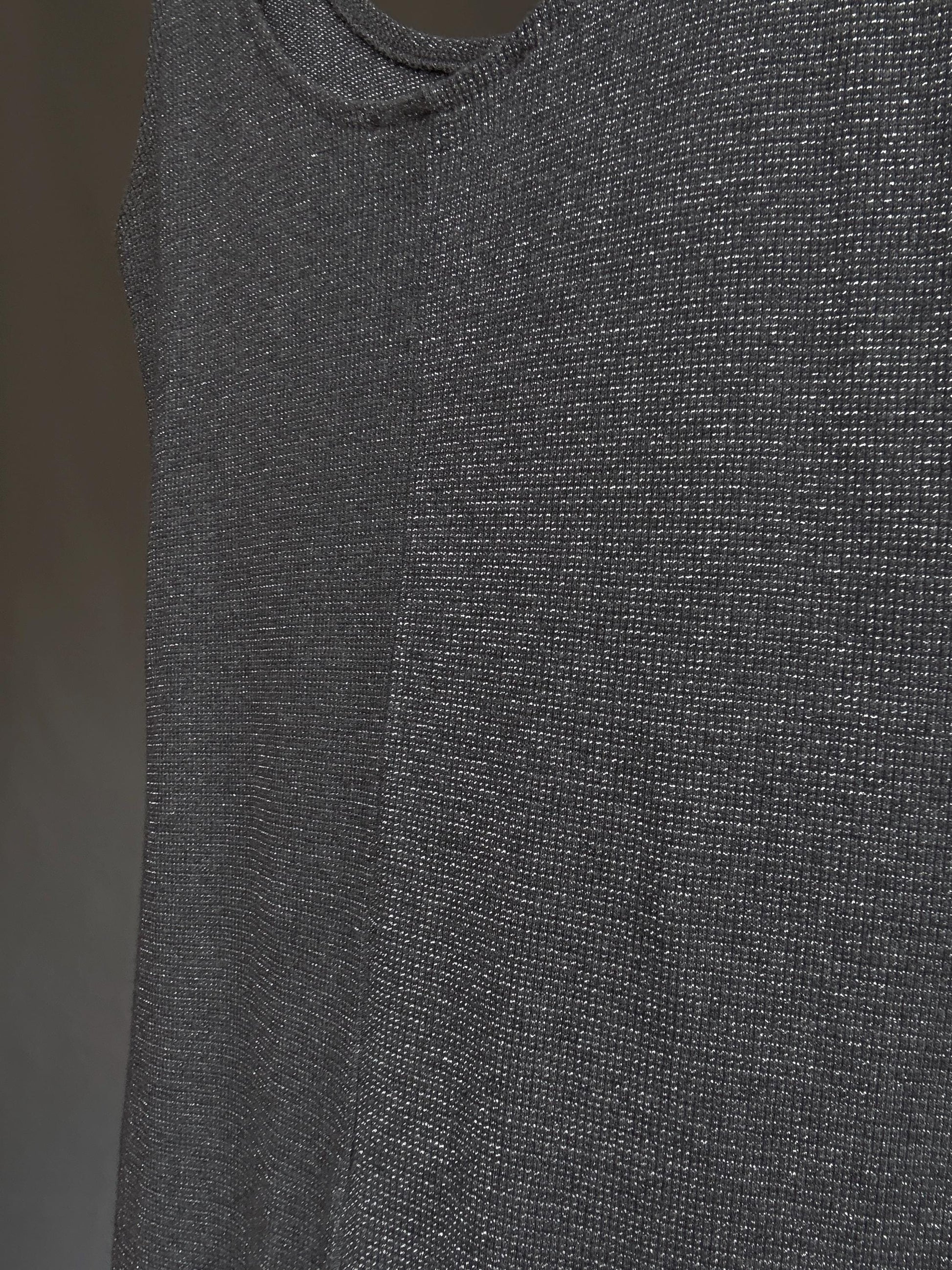 Dark gray sleeveless dress, metallic feel, form, fitting silhouette, round neckline, sparkly knit texture, y2k vibe, US XS, party evening
