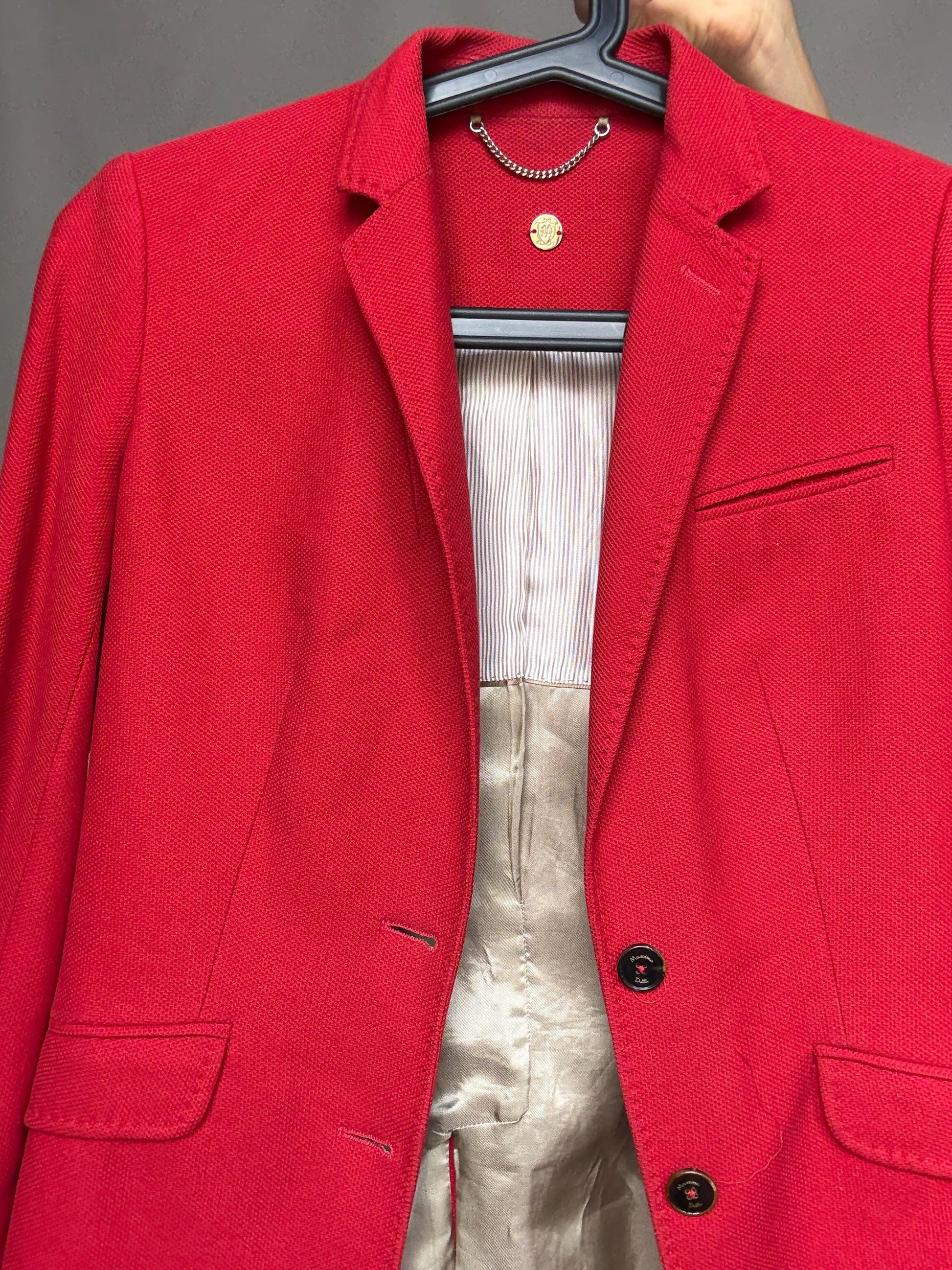 Massimo Dutti red blazer, cotton, tailored fit, classic lapel, vibrant red, minimalist chic, US S, office professional