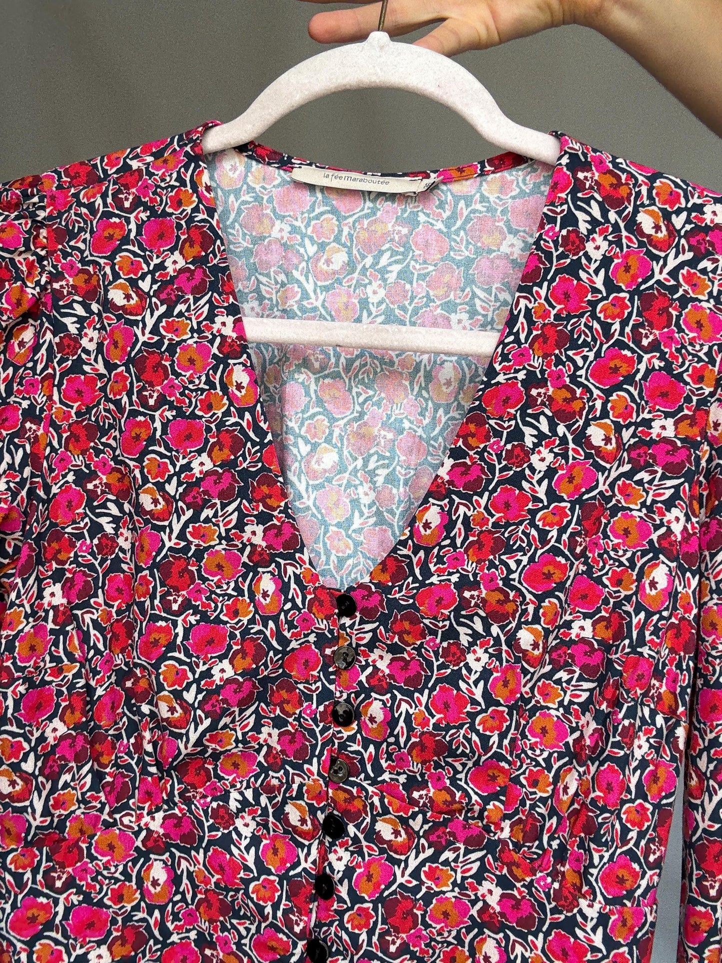 La Fee Maraboutee black floral dress, 100% viscose, flared silhouette, button, down front, vibrant floral pattern, casual romantic, US S