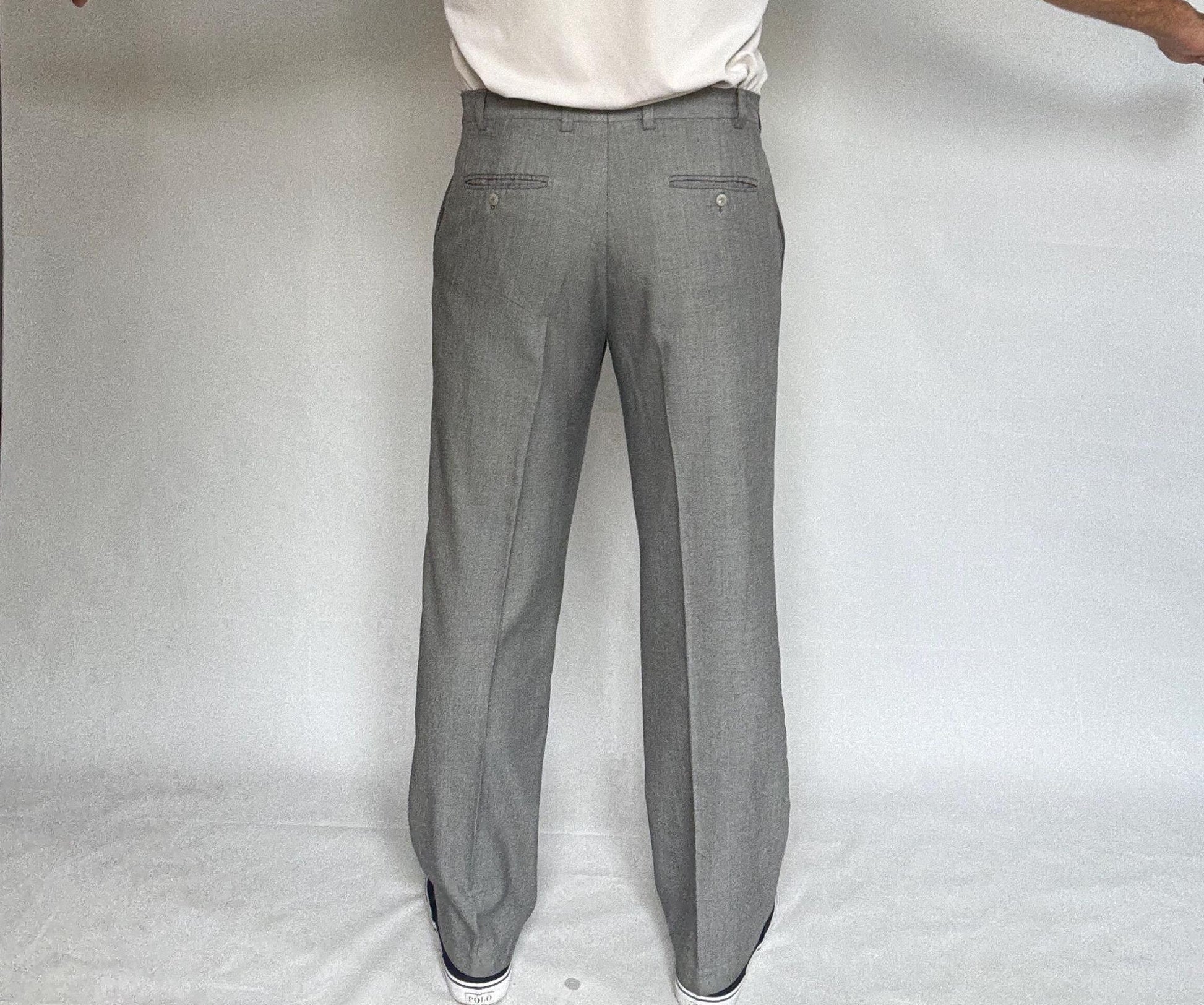 Grey trousers, wool blend, straight fit, button and zip closure, pleated front, vintage, US L, office casual, Damaged in inside pocket