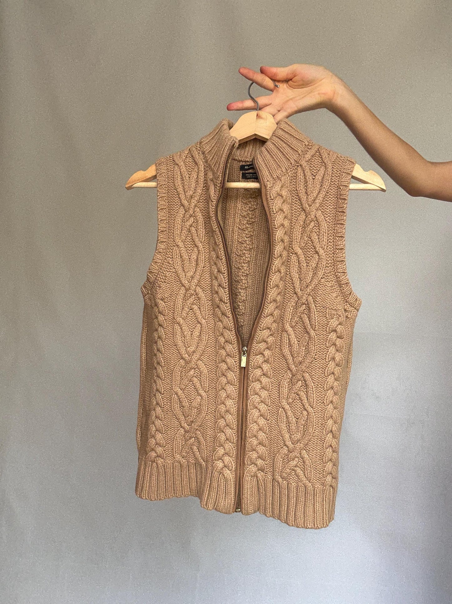 Massimo Dutti beige knit vest, wool Italian yarn, fitted silhouette, cable knit pattern, high ribbed collar, elegant Timothée Chalamet vibe