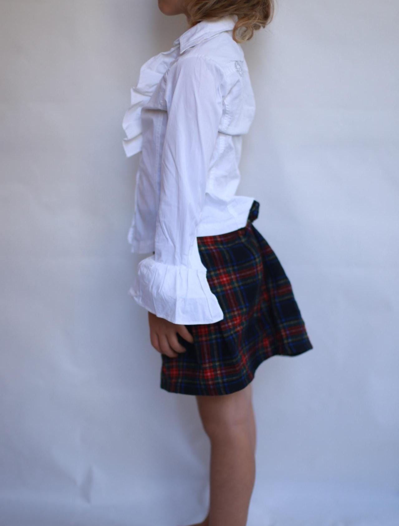 Jil and Sil white shirt, cotton blend, straight fit, button front with ruffles, flared cuffs, elegant touch, US 4, formal occasions, EU 94