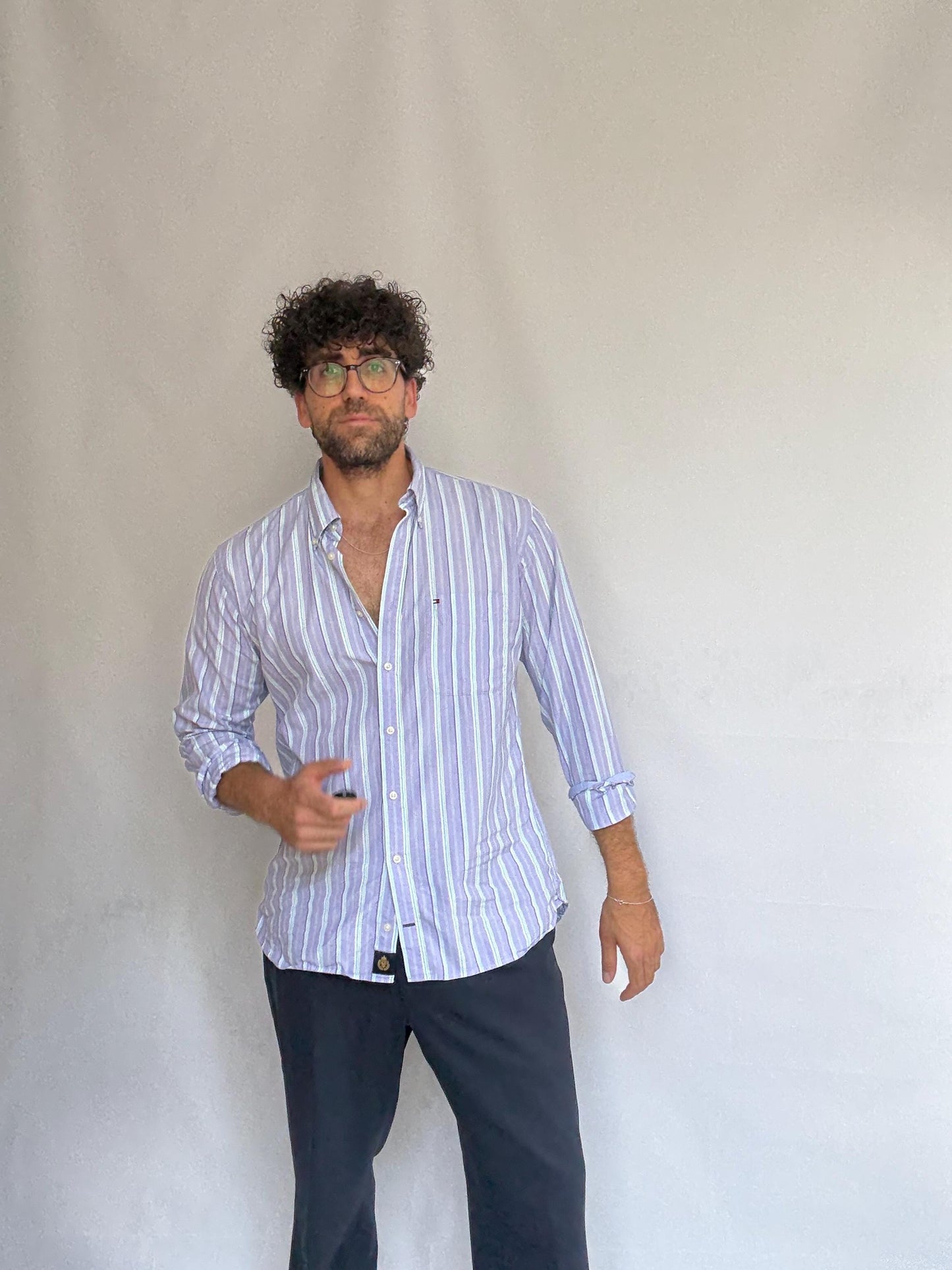 Tommy Hilfiger blue striped button, up shirt, cotton feel, relaxed fit, button front, classic stripe pattern, retro 80s, US XL