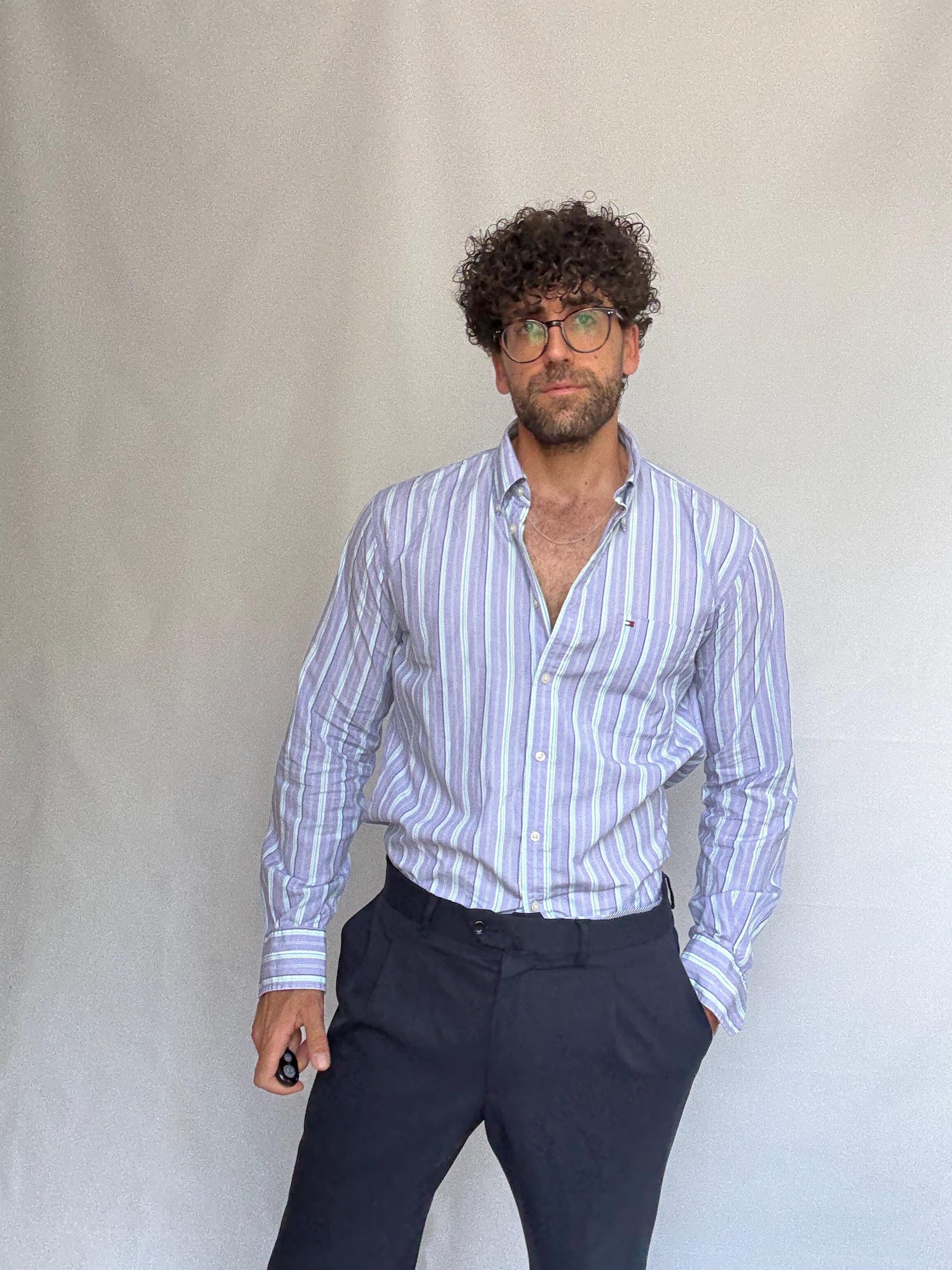 Tommy Hilfiger blue striped button, up shirt, cotton feel, relaxed fit, button front, classic stripe pattern, retro 80s, US XL