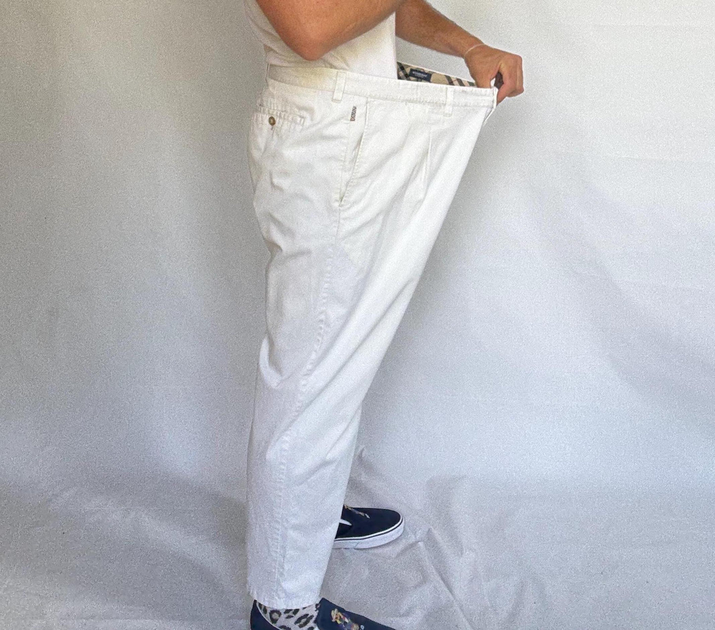 Burberry London white pants, cotton, relaxed straight leg, high waist, plaid lining detail, elegant Carolyn bessette, kennedy, 3XL (XXXL).