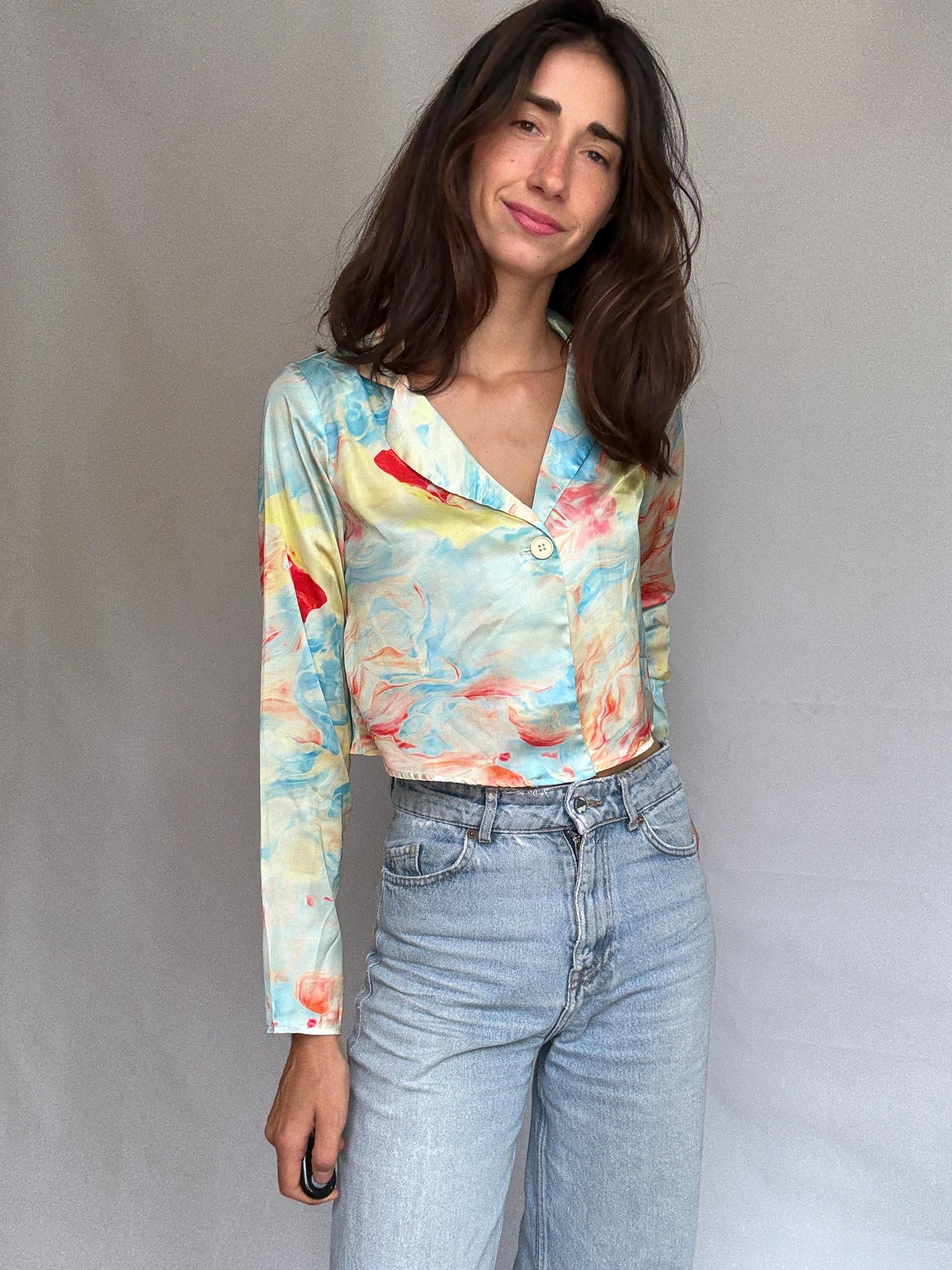 Multicolored cropped shirt,slim fit, button closure, groovy print, y2k ali macgraw, US XS, streetwear vibe