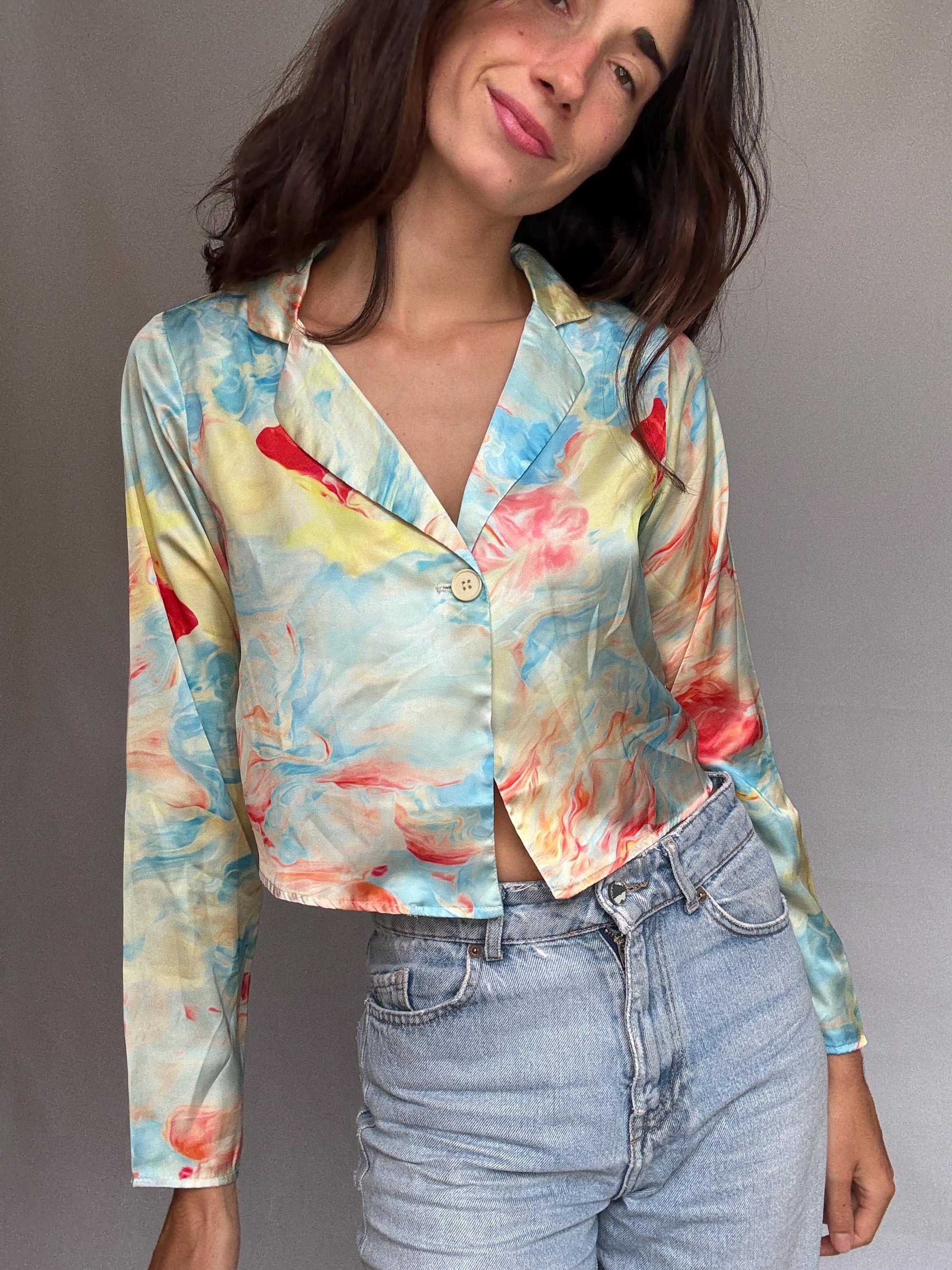 Multicolored cropped shirt,slim fit, button closure, groovy print, y2k ali macgraw, US XS, streetwear vibe