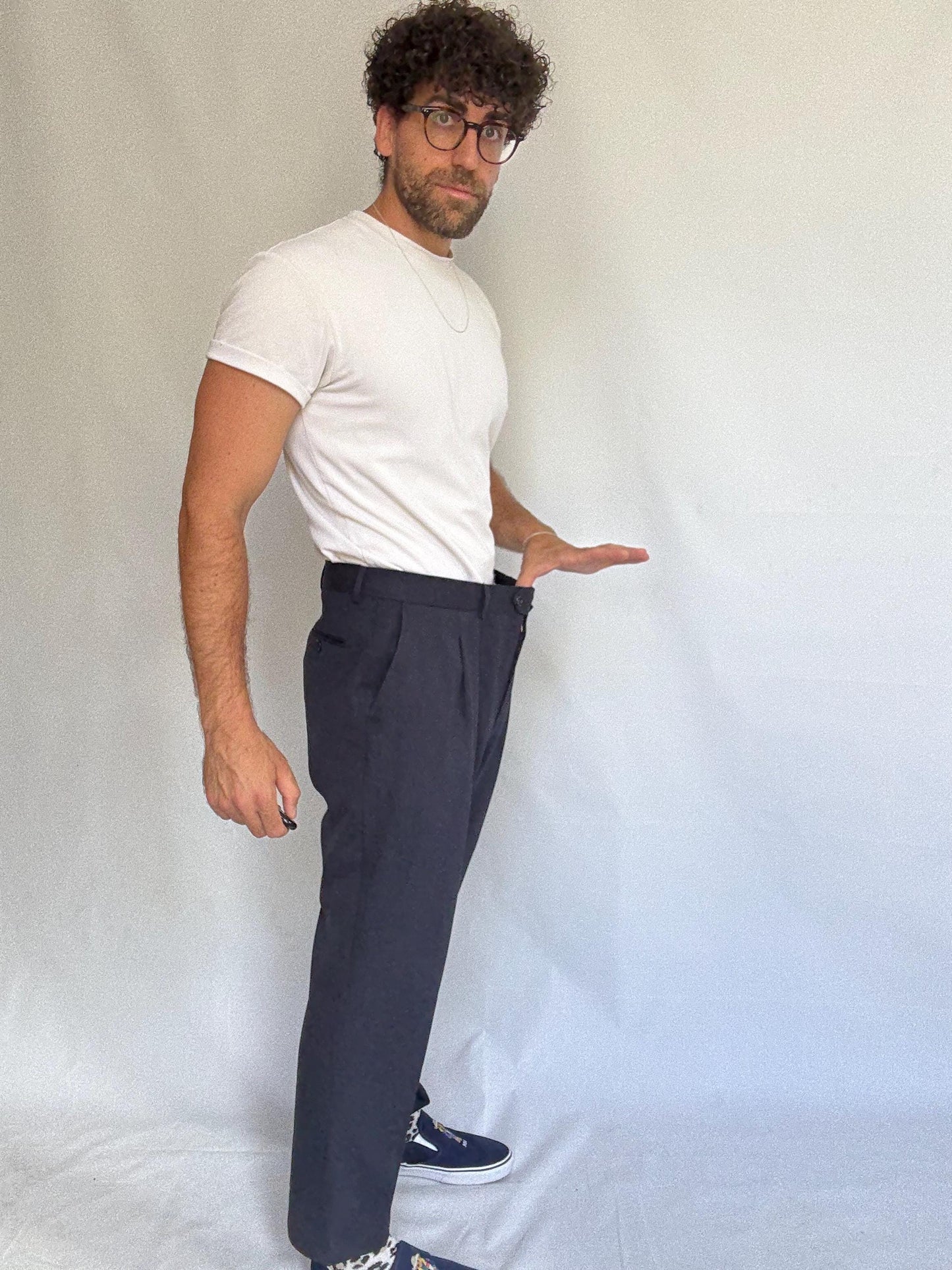 Dark blue Emidio Tucci trousers, light feel, regular fit, pleated front, casual dark academia, US M, workwear versatile style