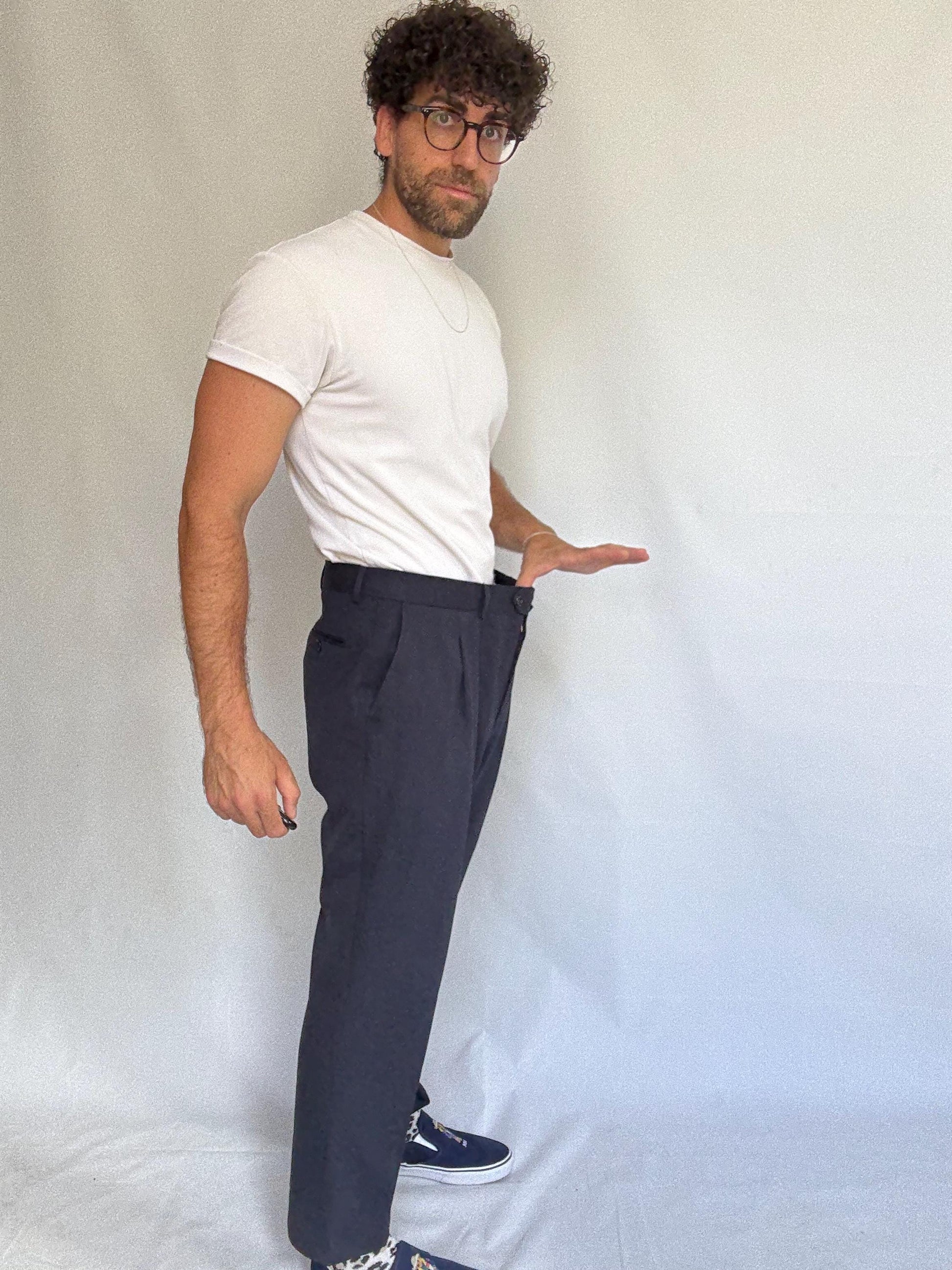 Dark blue Emidio Tucci trousers, light feel, regular fit, pleated front, casual dark academia, US M, workwear versatile style