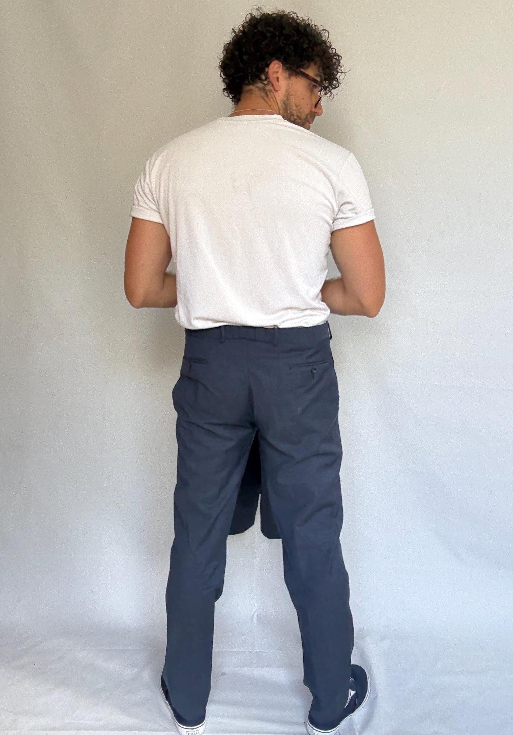 Purificacion Garcia dark blue men suit, pure new wool, tailored fit, 3 inside pockets, elegant formal, US XL, business or special occasion