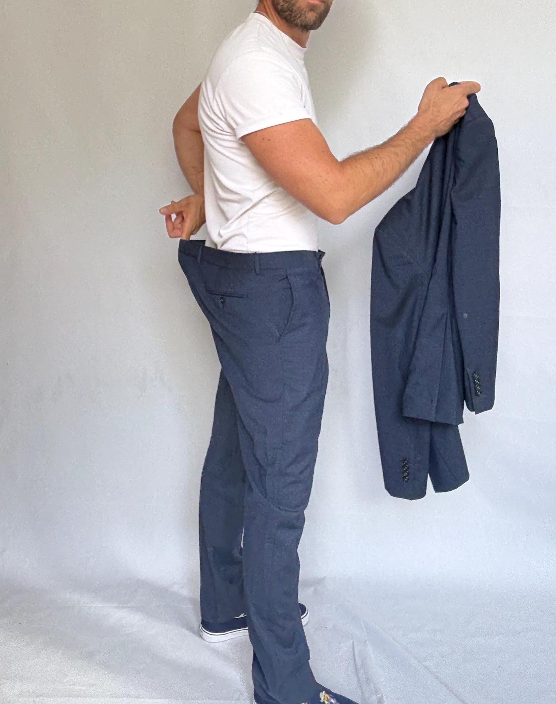 Purificacion Garcia dark blue men suit, pure new wool, tailored fit, 3 inside pockets, elegant formal, US XL, business or special occasion