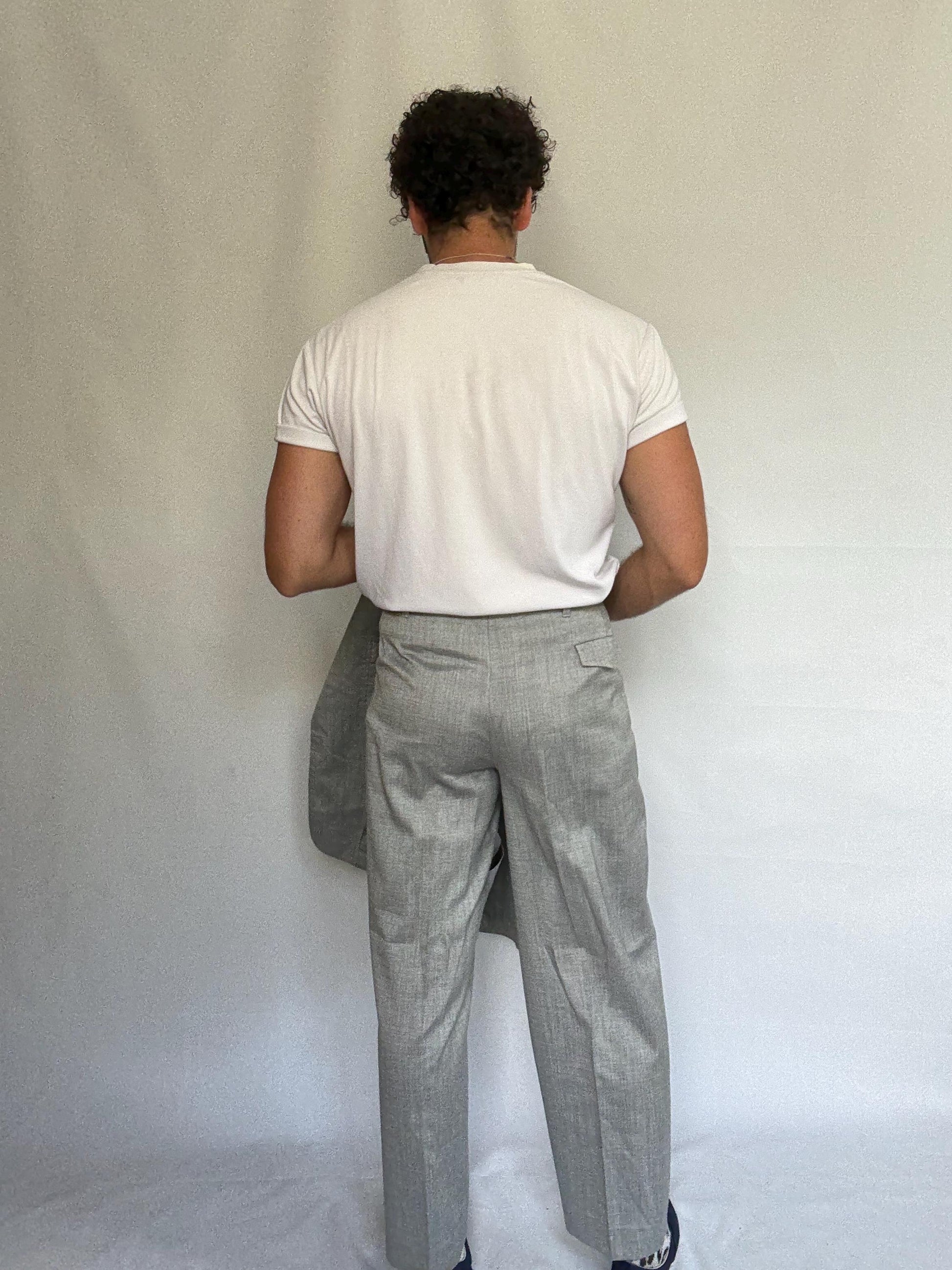 Vintage light gray suit, rough wool feel, classic fit, minimalistic design, vintage 90s, US XL, formal wear