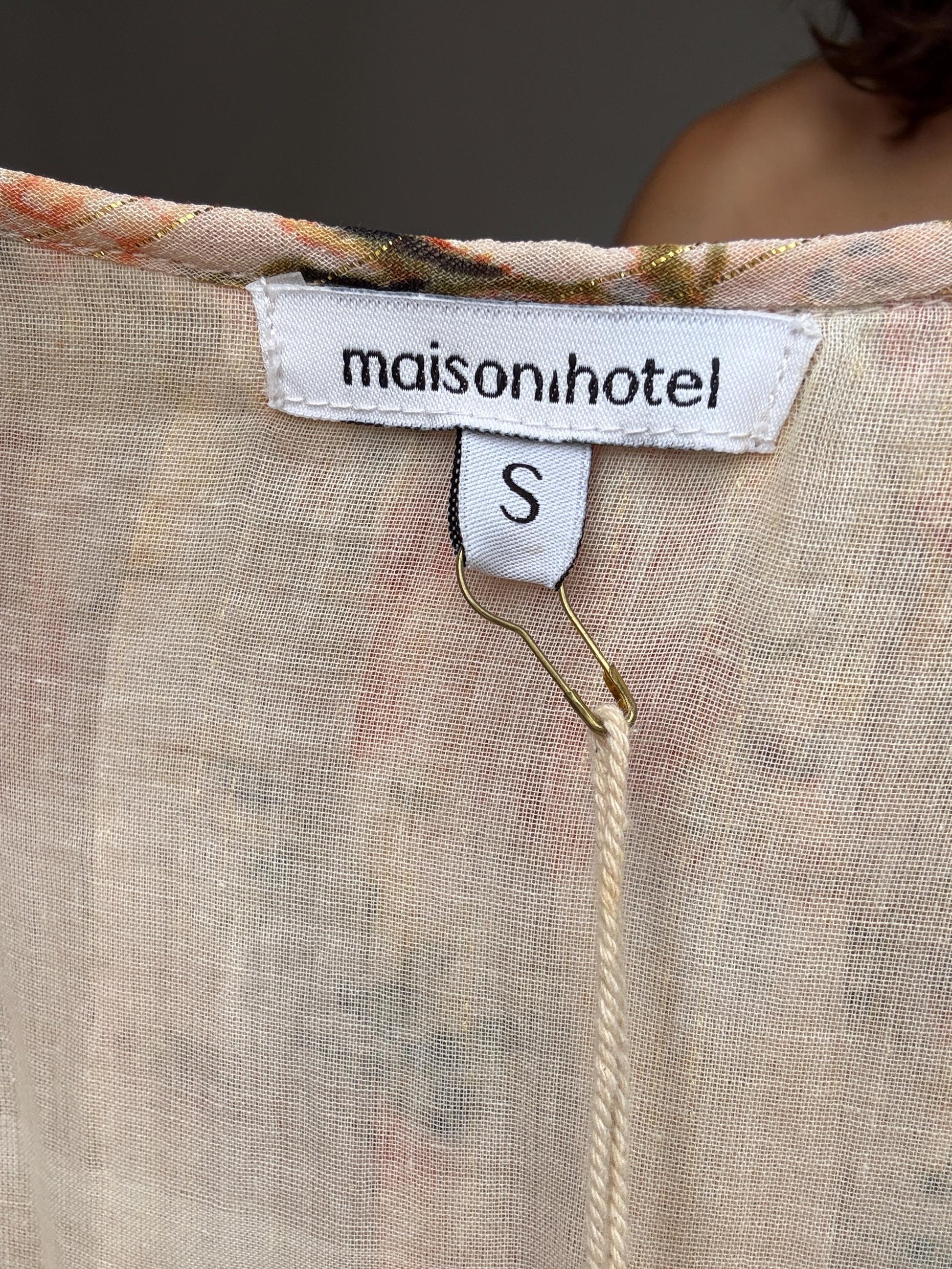 Maison Hotel peach floral maxi dress, cotton lining, flowy fit, side zipper, gold threading, bohemian Rosie huntington, whiteley, US XS