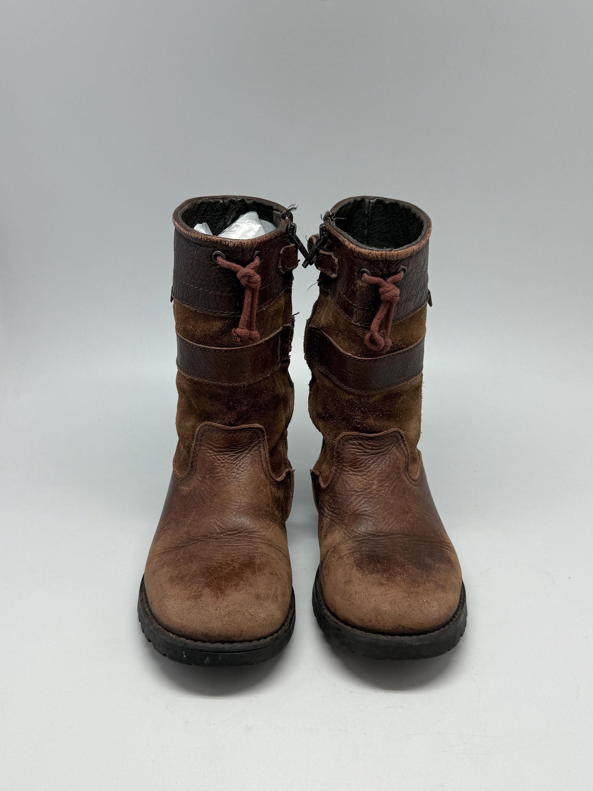 Brown leather children's boots, mid calf height, side zipper, buckle straps, rustic classic, US 13-1, outdoor adventure