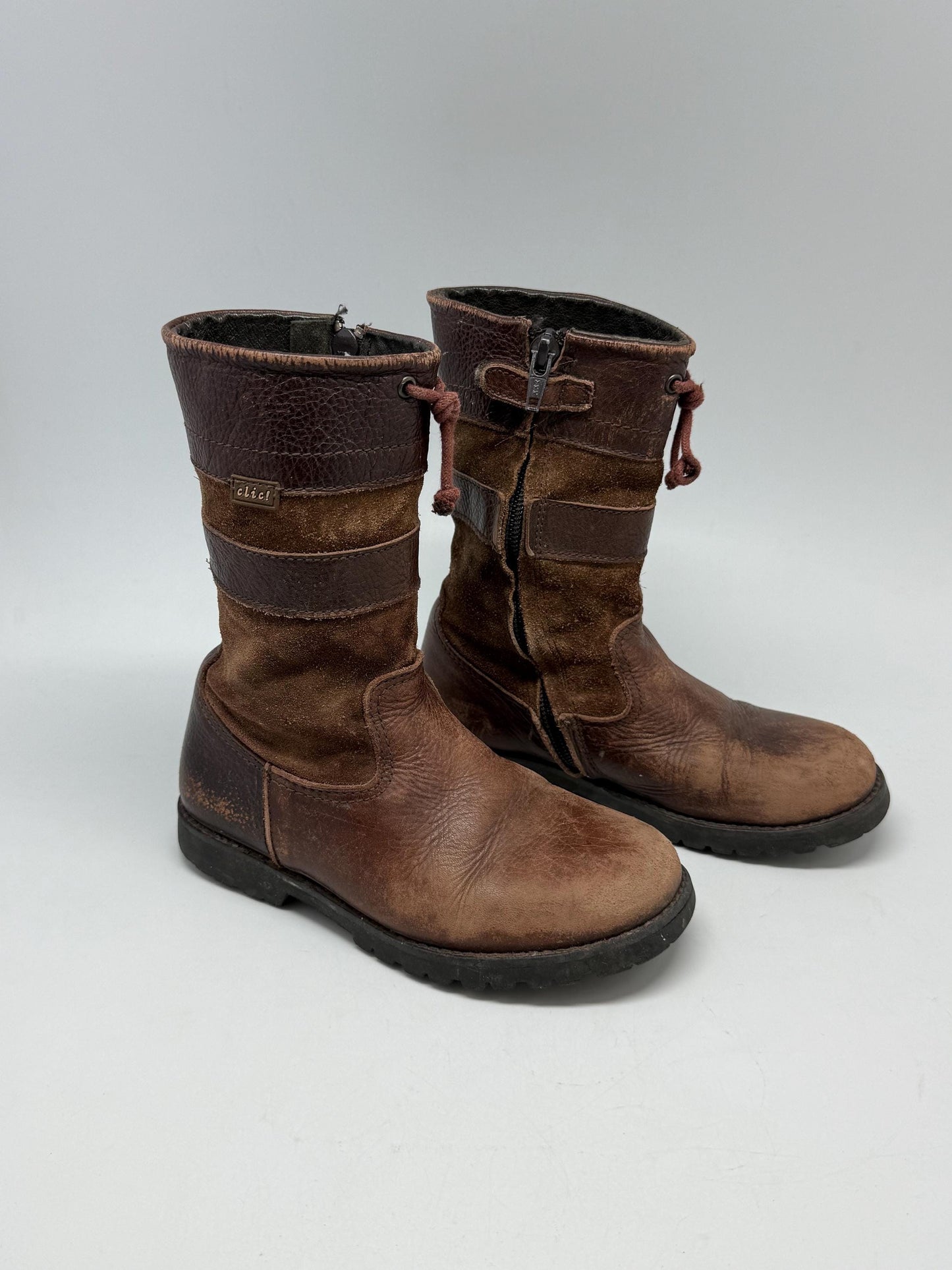 Brown leather children's boots, mid calf height, side zipper, buckle straps, rustic classic, US 13-1, outdoor adventure